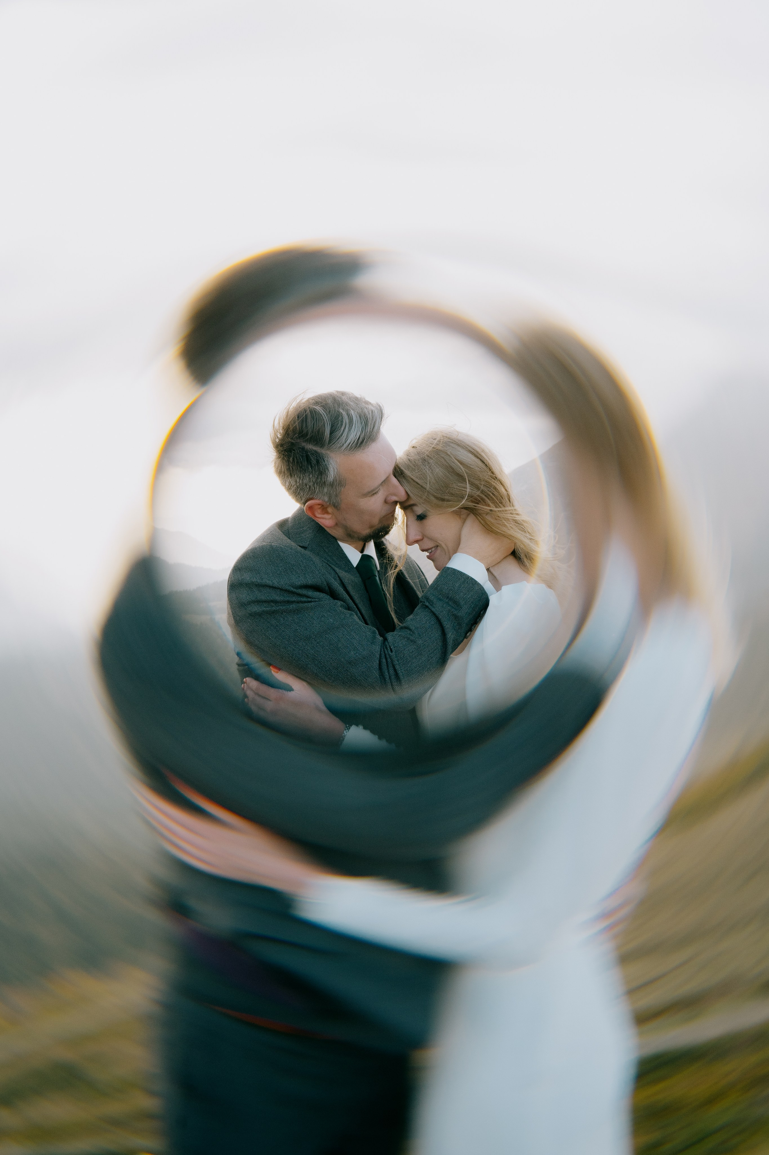 Снимок в призме кадры молодожен портретный