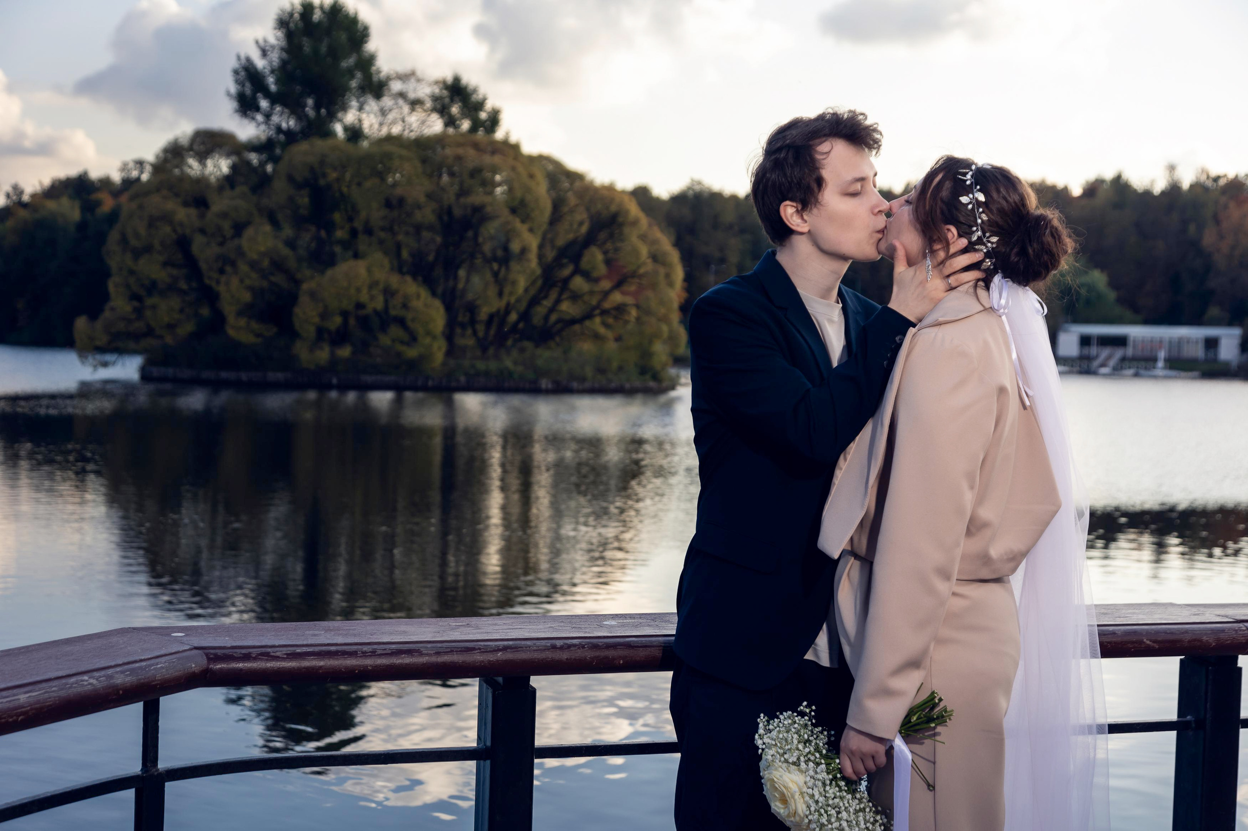 Виктор и Любовь. Свадебный и репортажный фотограф в Москве и Московской области