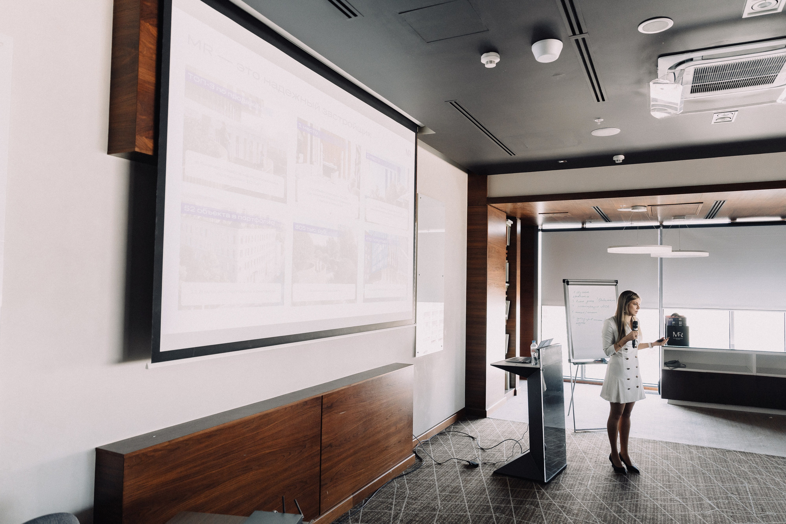 Застройщики Москвы MR (МАРРИОТ). Свадебный и репортажный фотограф в Воронеже Роман Янко