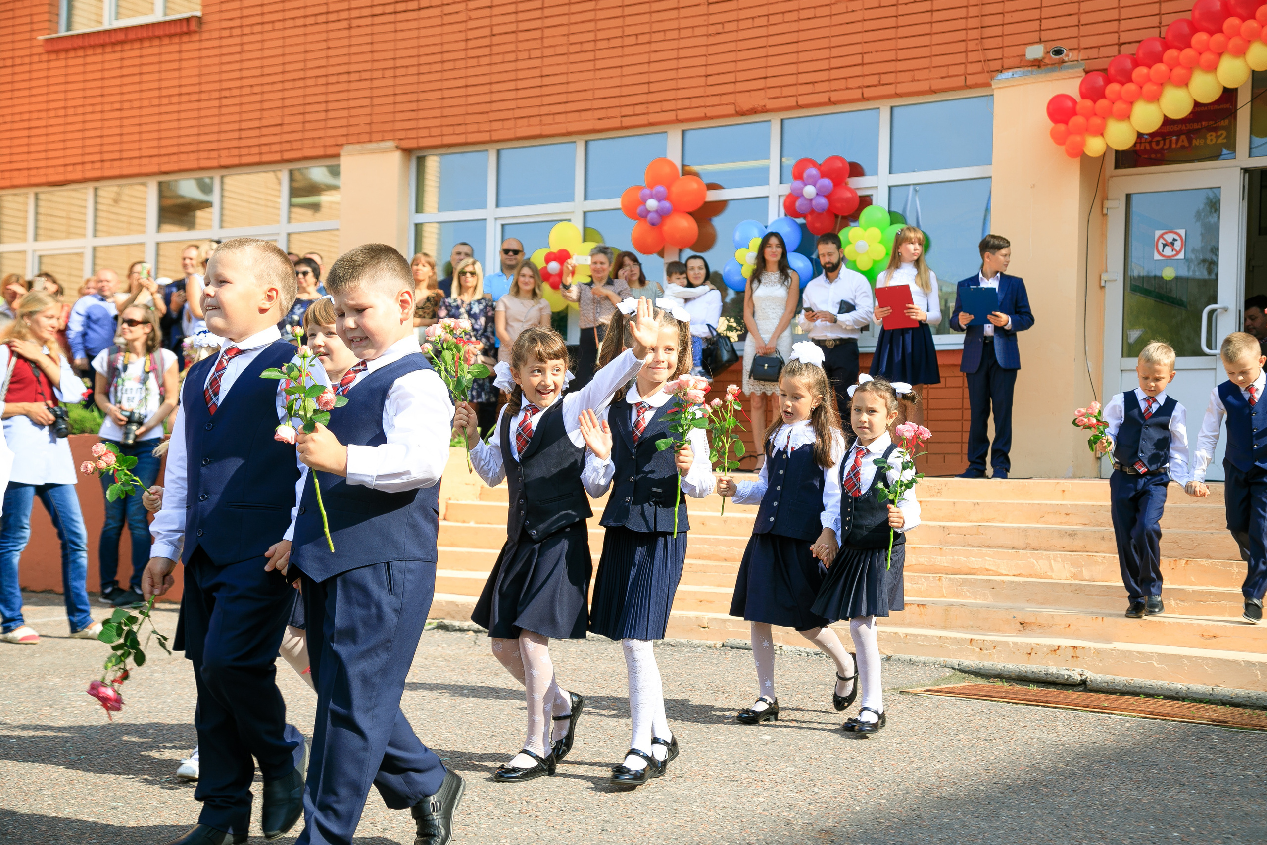 Репортаж школа. Выпускные альбомы для детского сада и школы в Москве