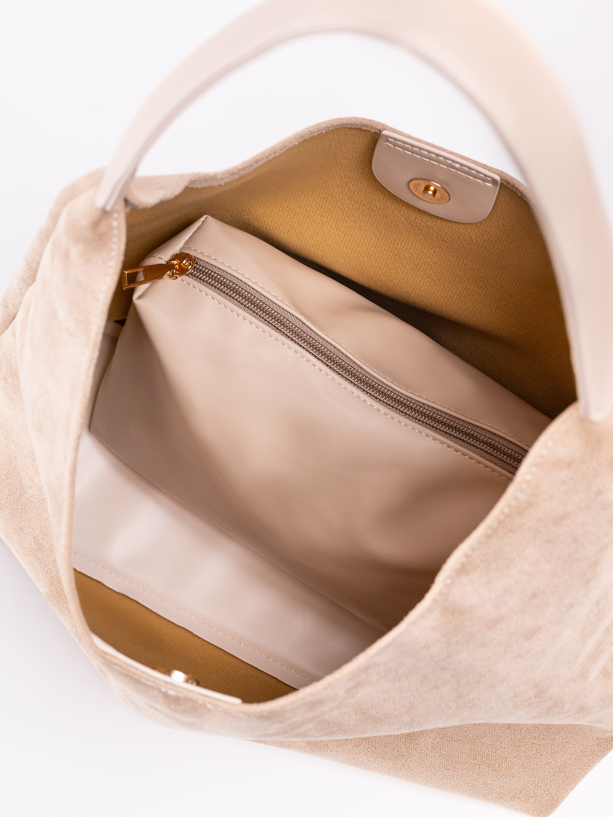 Q Шопперы замшевые предметка серия 3. Предметный фотограф, фото для маркетплейсов Пятигорск, КМВ