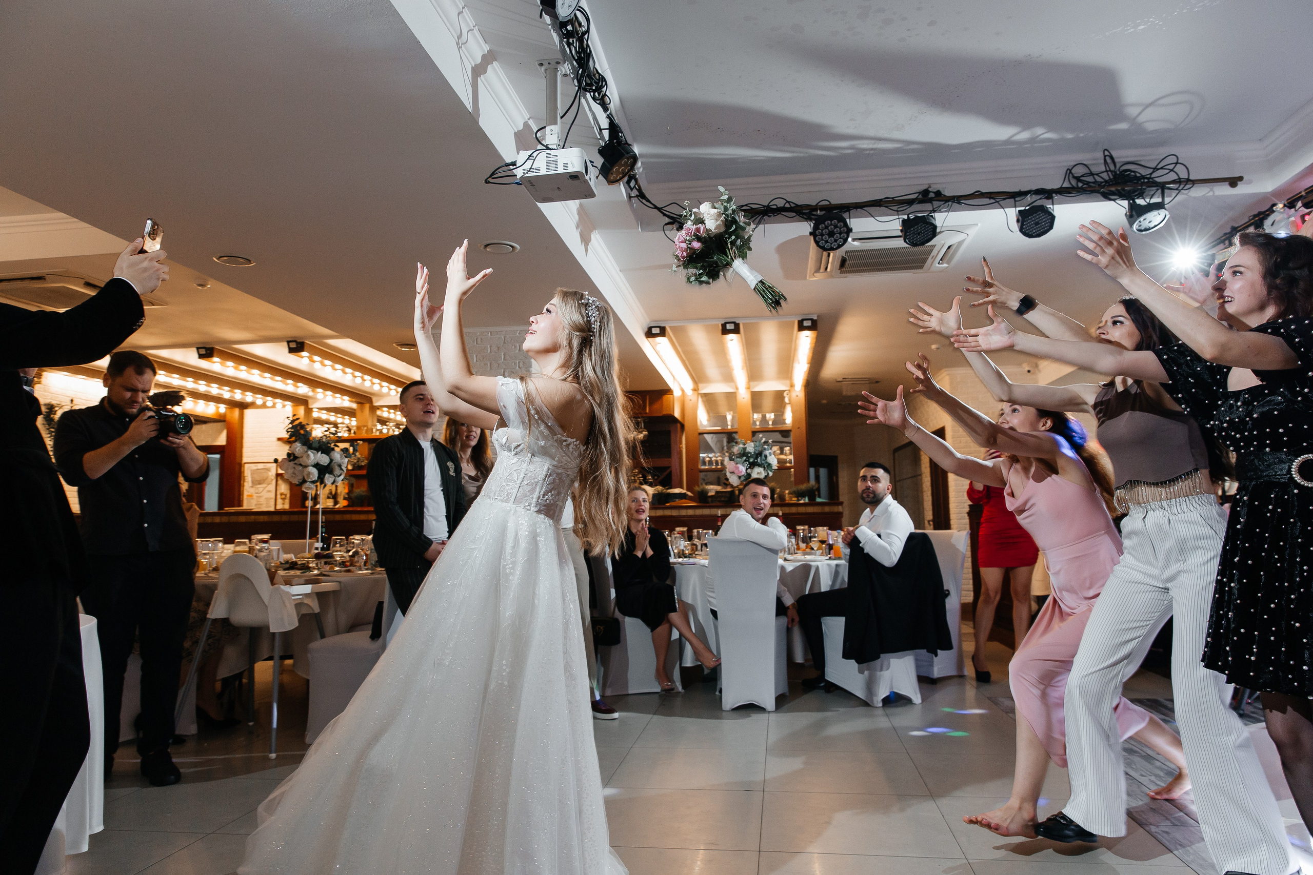 Свадьба Альберта и Алсу — бутик и O2. Свадебный фотограф в Оренбурге Илья Володьков