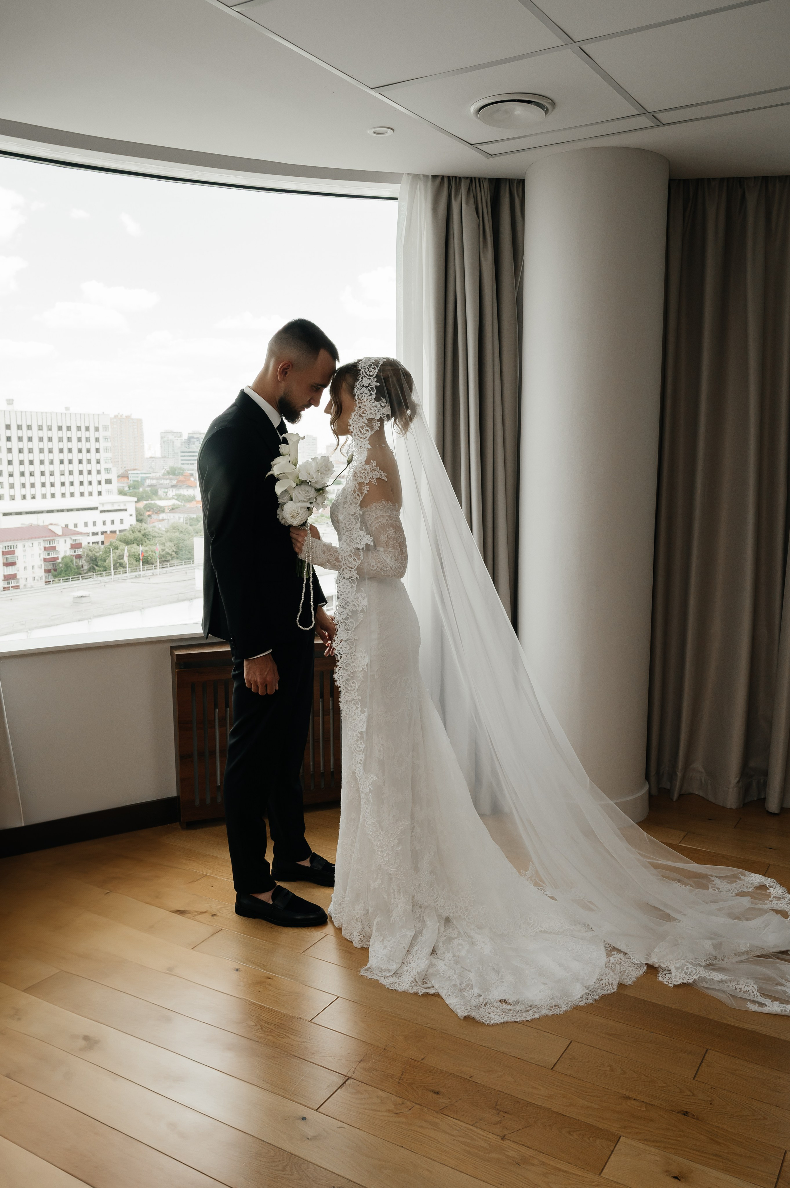 Свадьба (утро в отеле). Свадебный и семейный фотограф в Краснодаре Алина Мельник