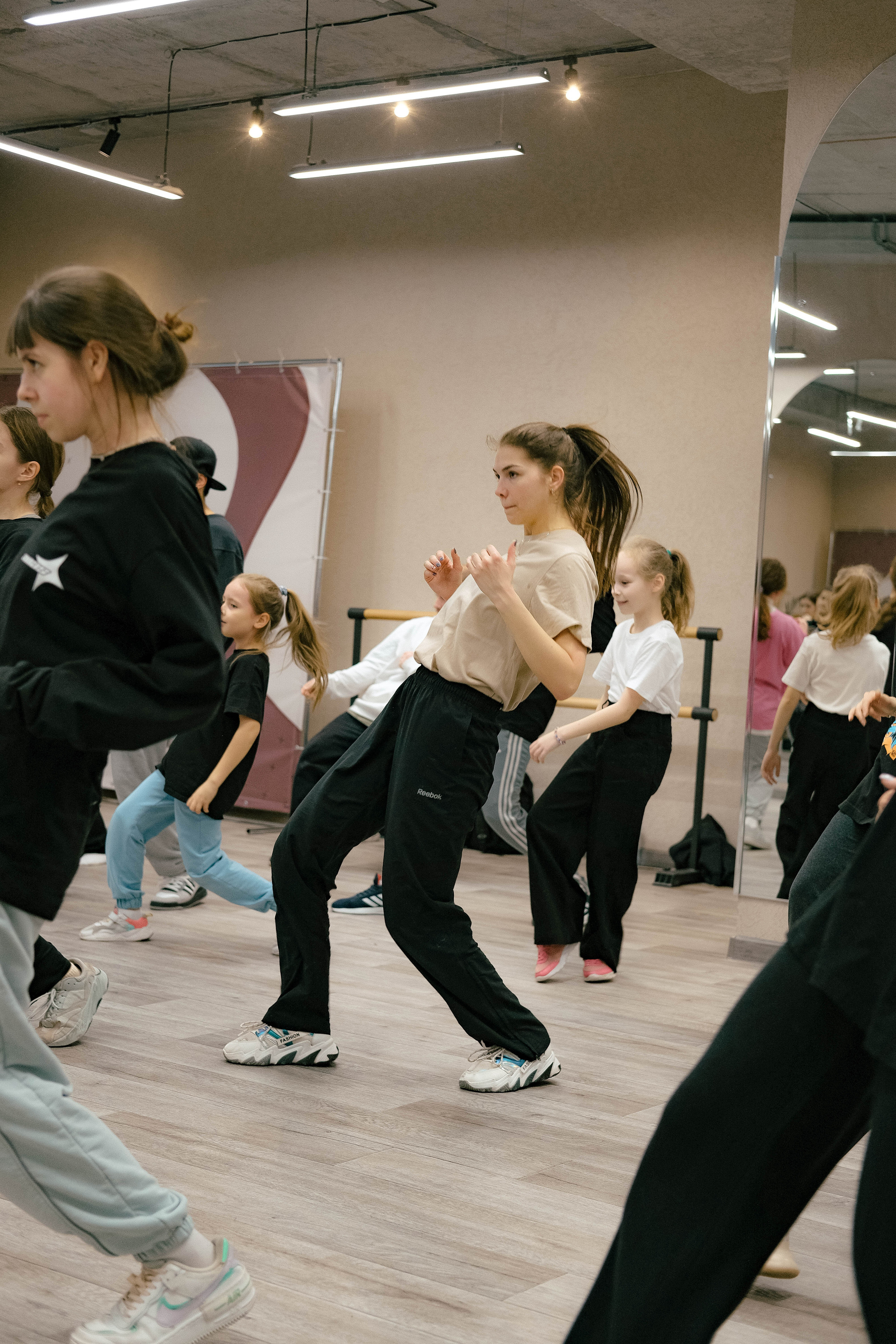 HIP-HOP LESSONS. ГЛАВНАЯ