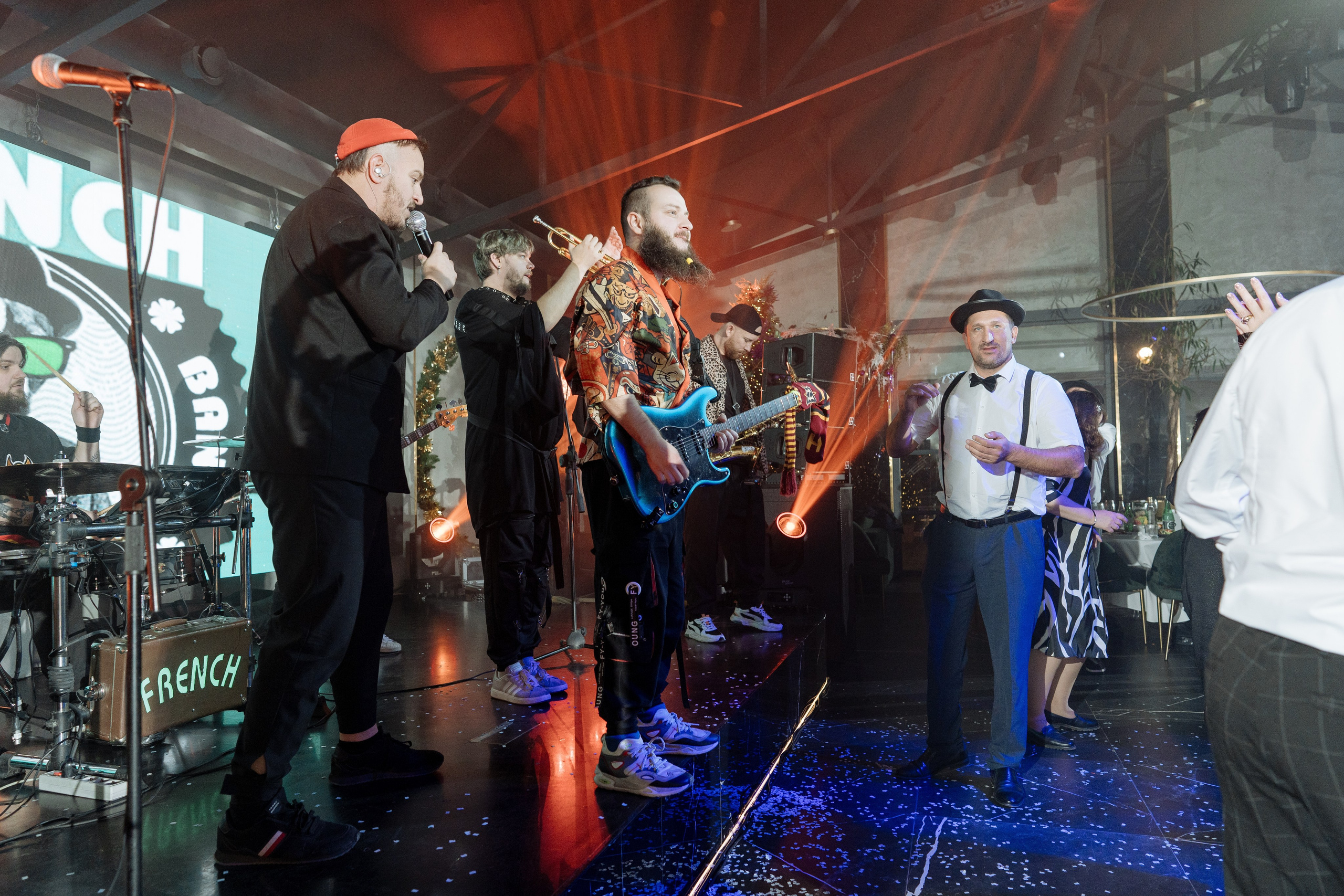 Альбион Тур