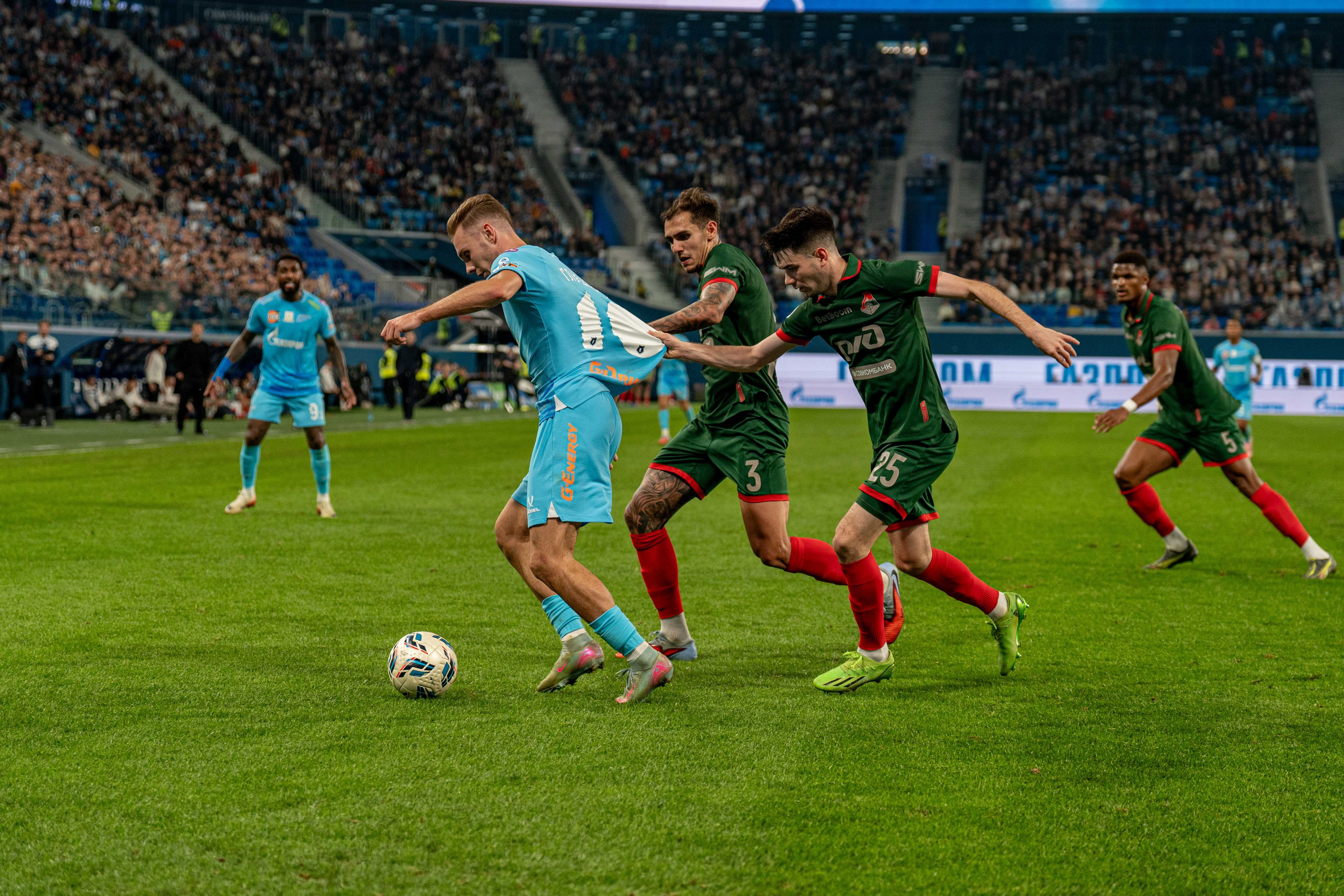 Зенит — Локомотив: фотогалерея 14-го тура РПЛ на Газпром Арене | Антон Гауф. Спортивный фотограф в Санкт-Петербурге | Антон Гауф