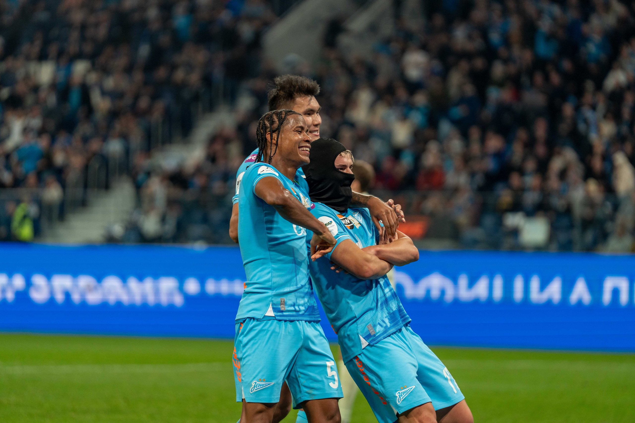 Зенит — Локомотив: фотогалерея 14-го тура РПЛ на Газпром Арене | Антон Гауф. Спортивный фотограф в Санкт-Петербурге | Антон Гауф