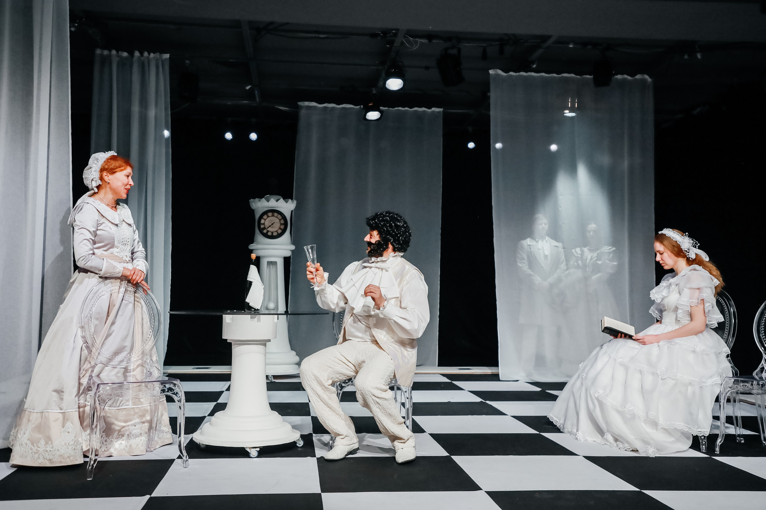 «Дядюшкин сон». Молодёжный театр алтая. Режиссер Дарья Камошина. Фоторепортаж. Театральная фотосъёмка