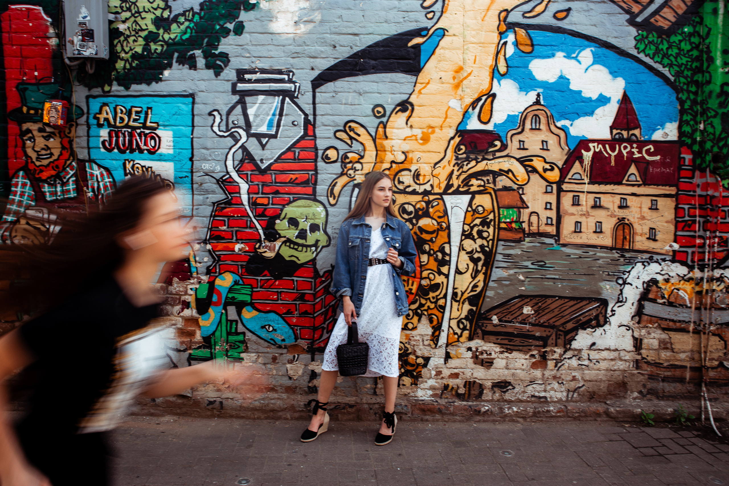 Прогулка по улочкам города с Ариной. Семейный фотограф, свадебный фотограф, детский фотограф в Краснодаре А