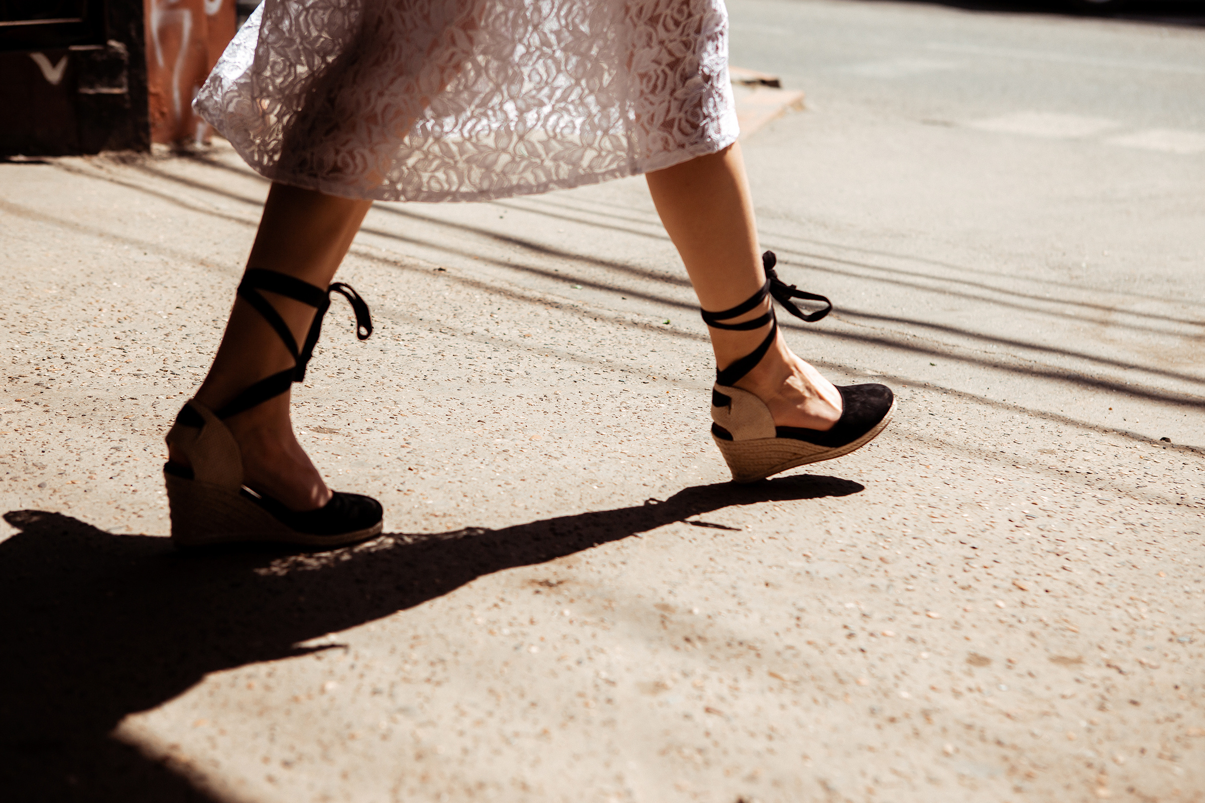 Прогулка по улочкам города с Ариной. Семейный фотограф, свадебный фотограф, детский фотограф в Краснодаре А