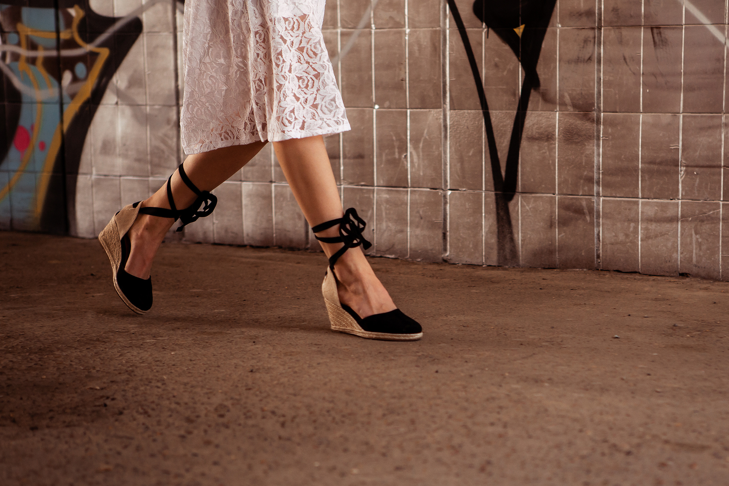 Прогулка по улочкам города с Ариной. Семейный фотограф, свадебный фотограф, детский фотограф в Краснодаре А