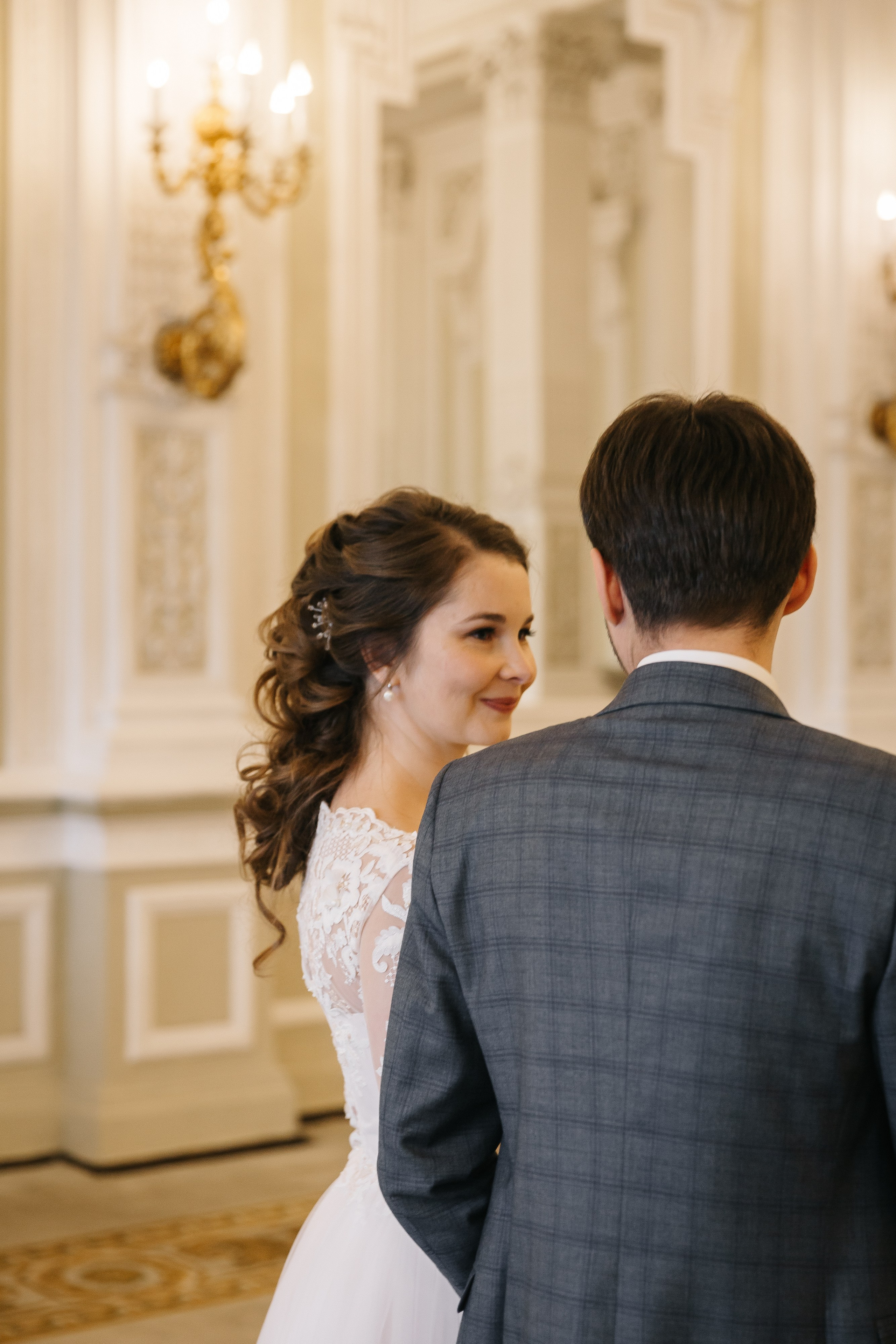 МАЙ | Дворец № 1, Атланты, Эрмитажный дворик. Свадебный фотограф в Санкт-Петербурге Полина Корзухина