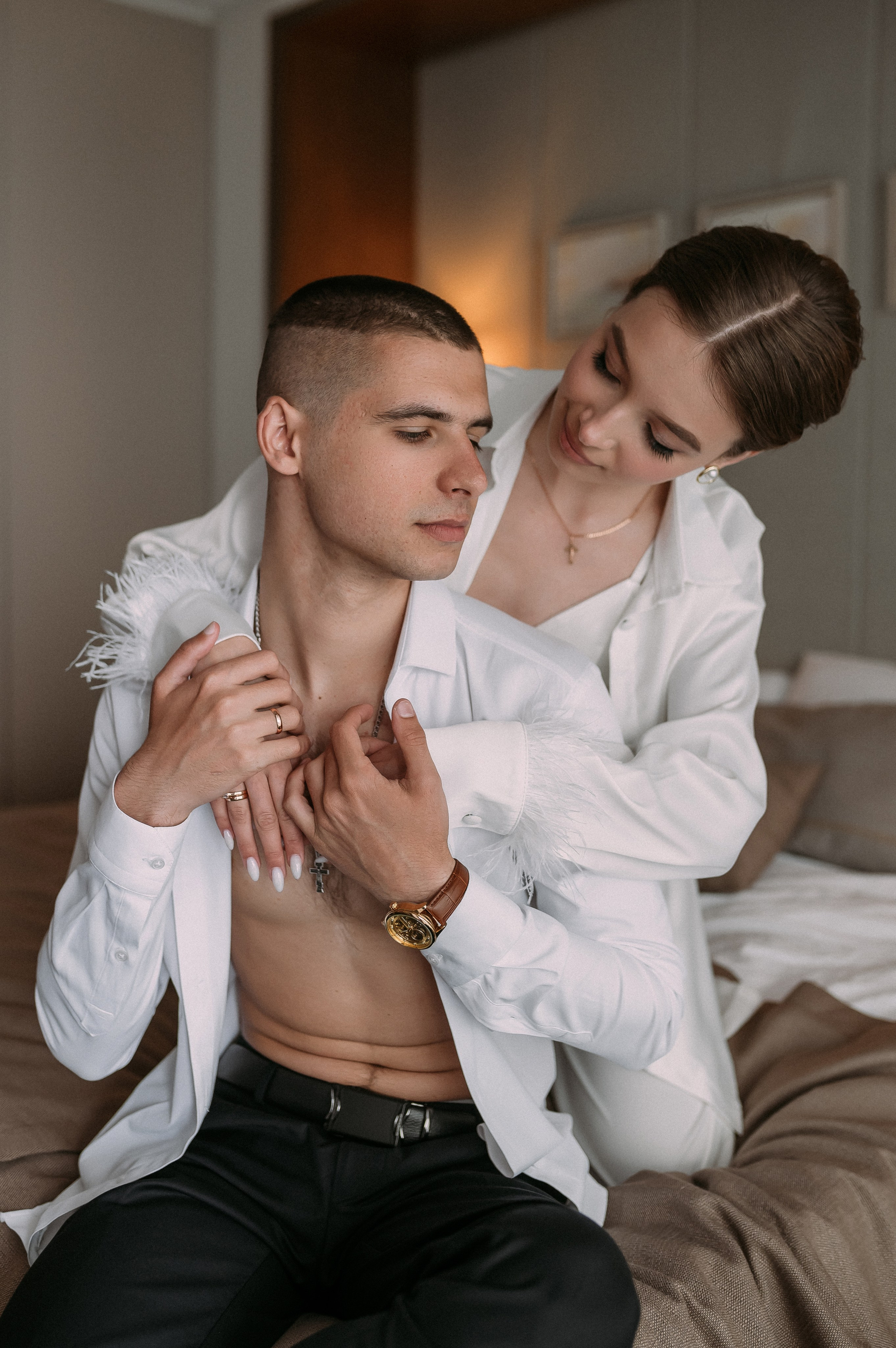 Свадебное утро и прогулка красивой яркой пары. Свадебный и семейный фотограф в Симферополе Дарья Маркова