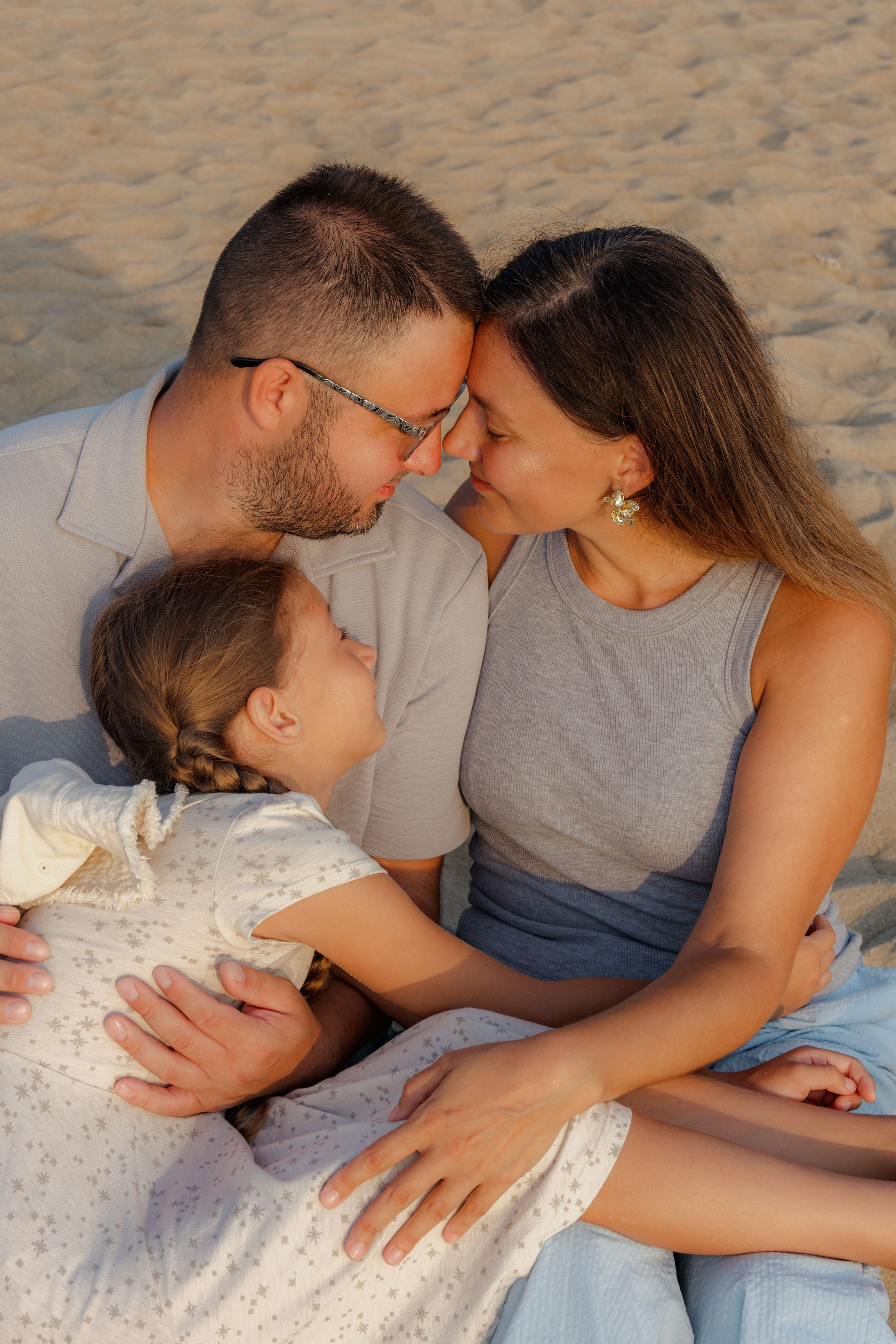 Mother and daughters. Portrait photographer Nha Trang | Julia Meshanina
