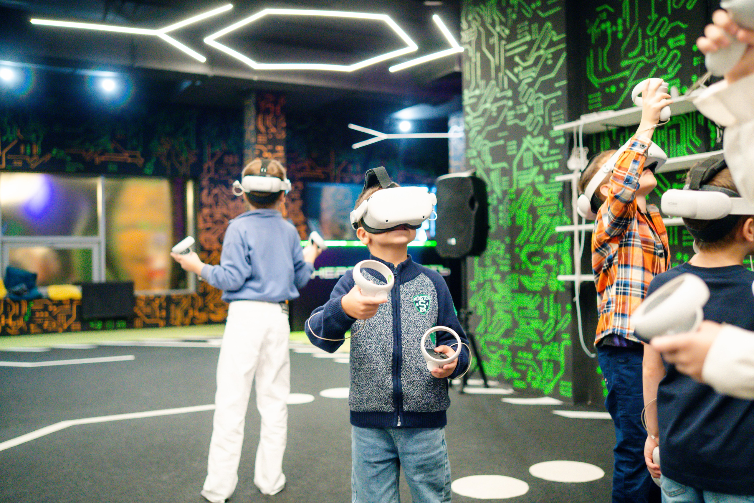 VR (November-December 2024). Felixtones