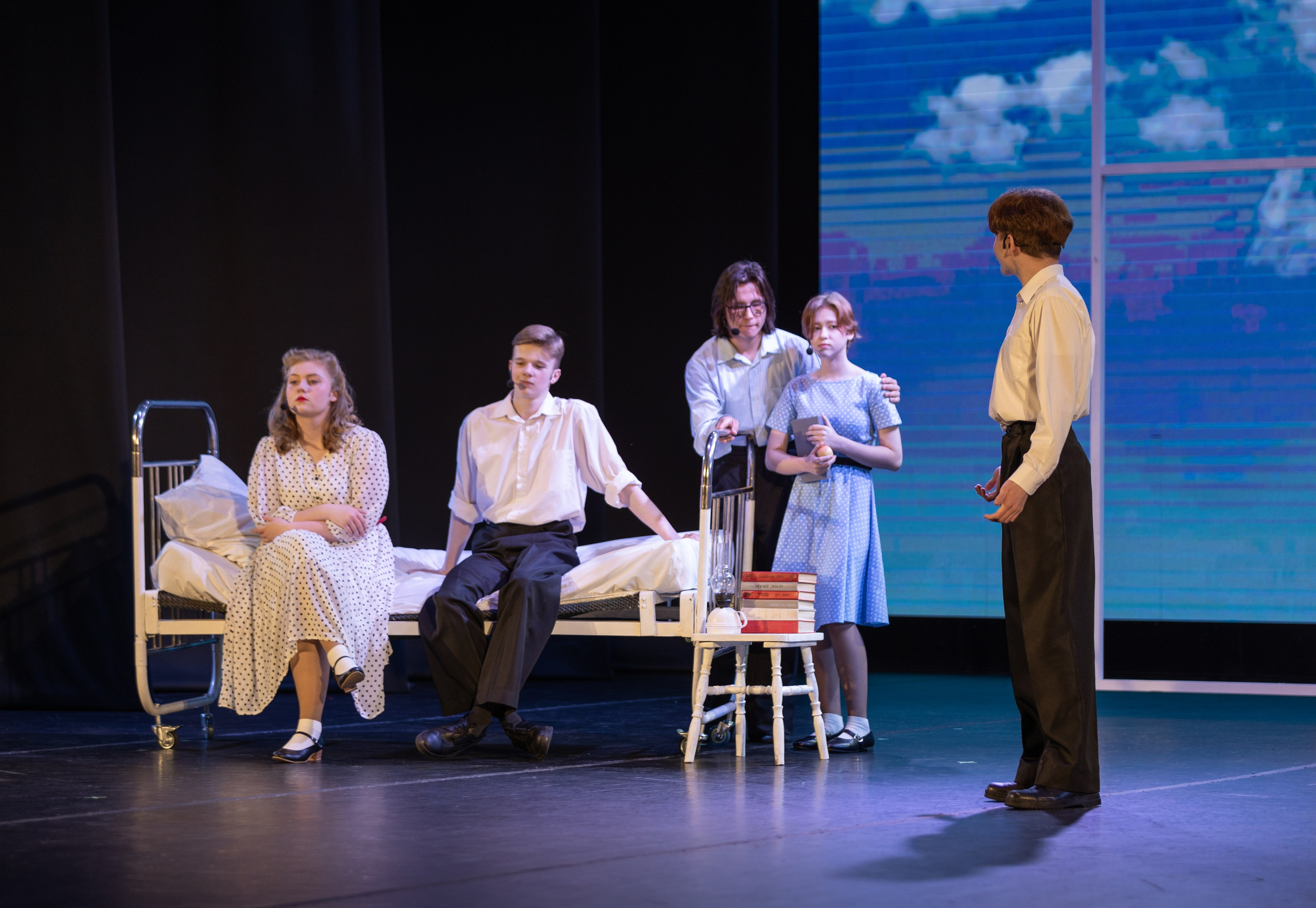 Спектакль «Будем жить». Молодежный театр Призма. Фотограф в Нижнем Новгороде, Дзержинске Олеся Хозяева