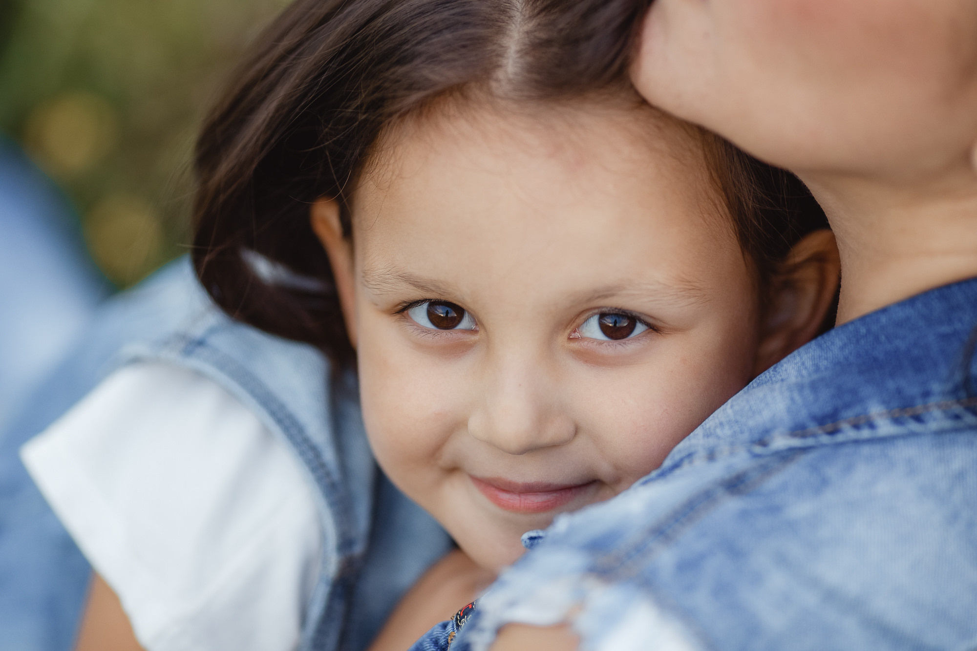 Фотосессия в поле мамы с дочкой. Фотограф на Крещение, Венчание в Москве Ирина Шамина
