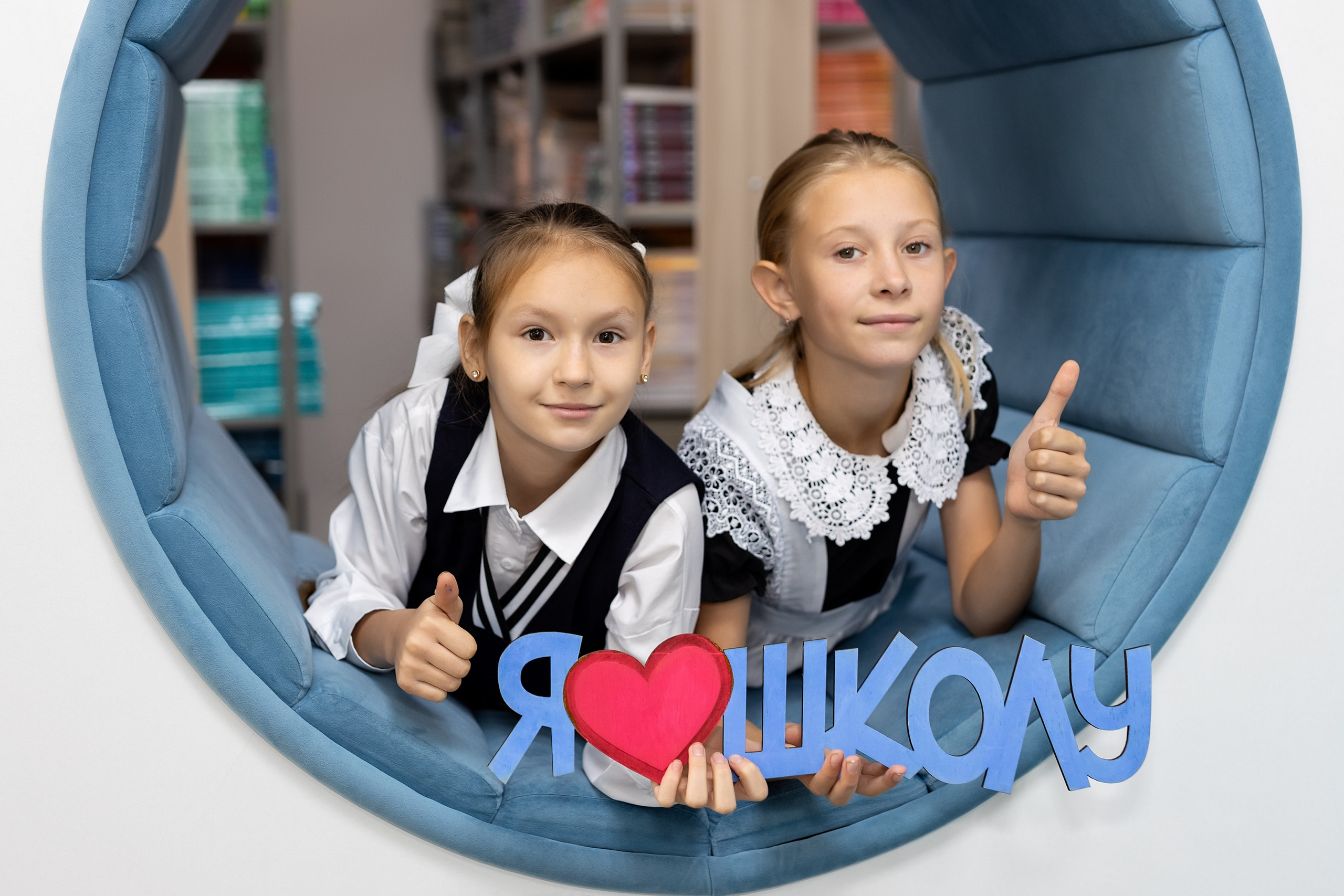 Школа № 4 имени В. Н. Косова, 4б. п.Тавричанка. Стильный выпускной альбом Владивосток фотограф Вероника Мигачева
