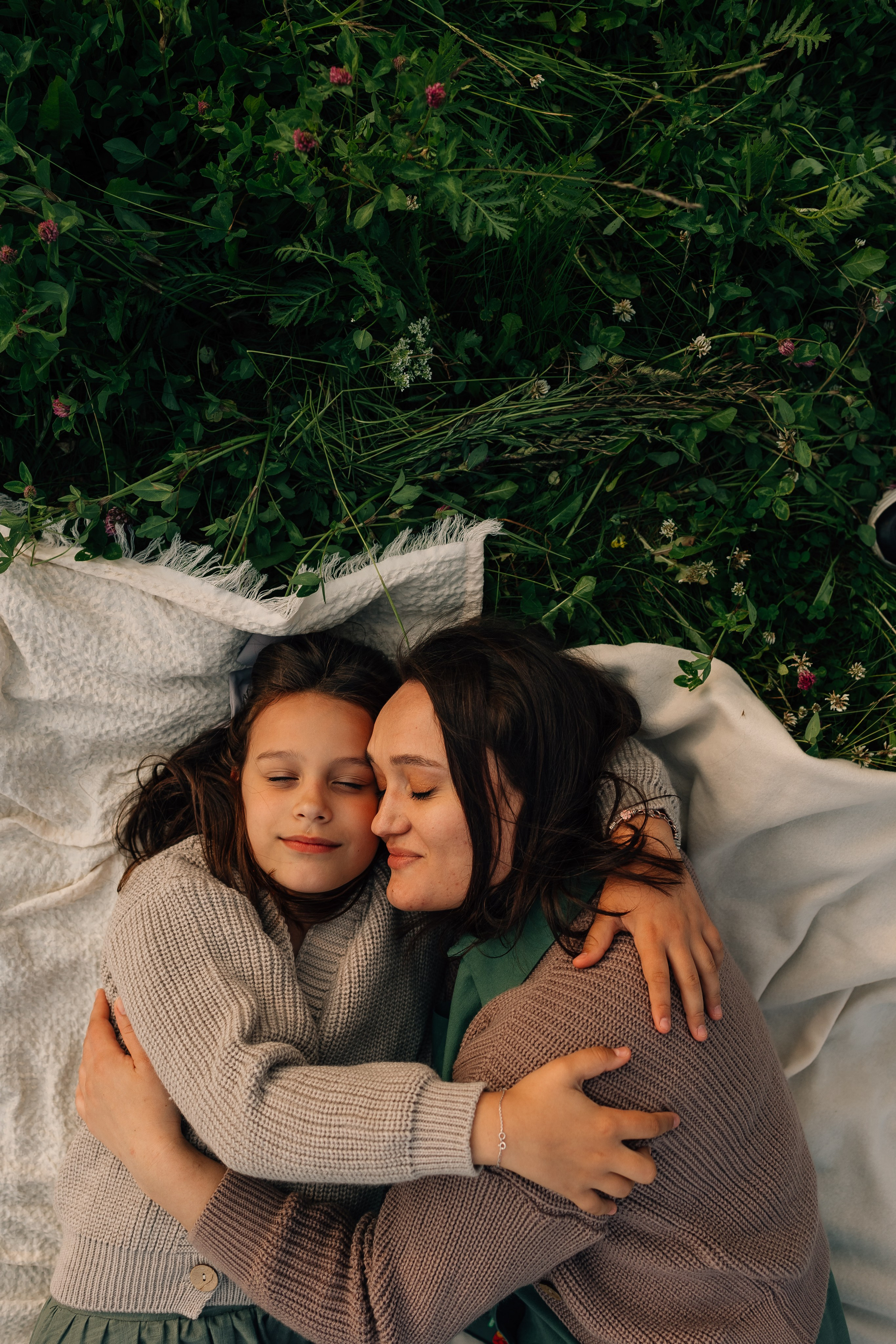 Анна, Марчелло, Настенька и Влада в поле. Фотограф Москва Светлана Кирюшина