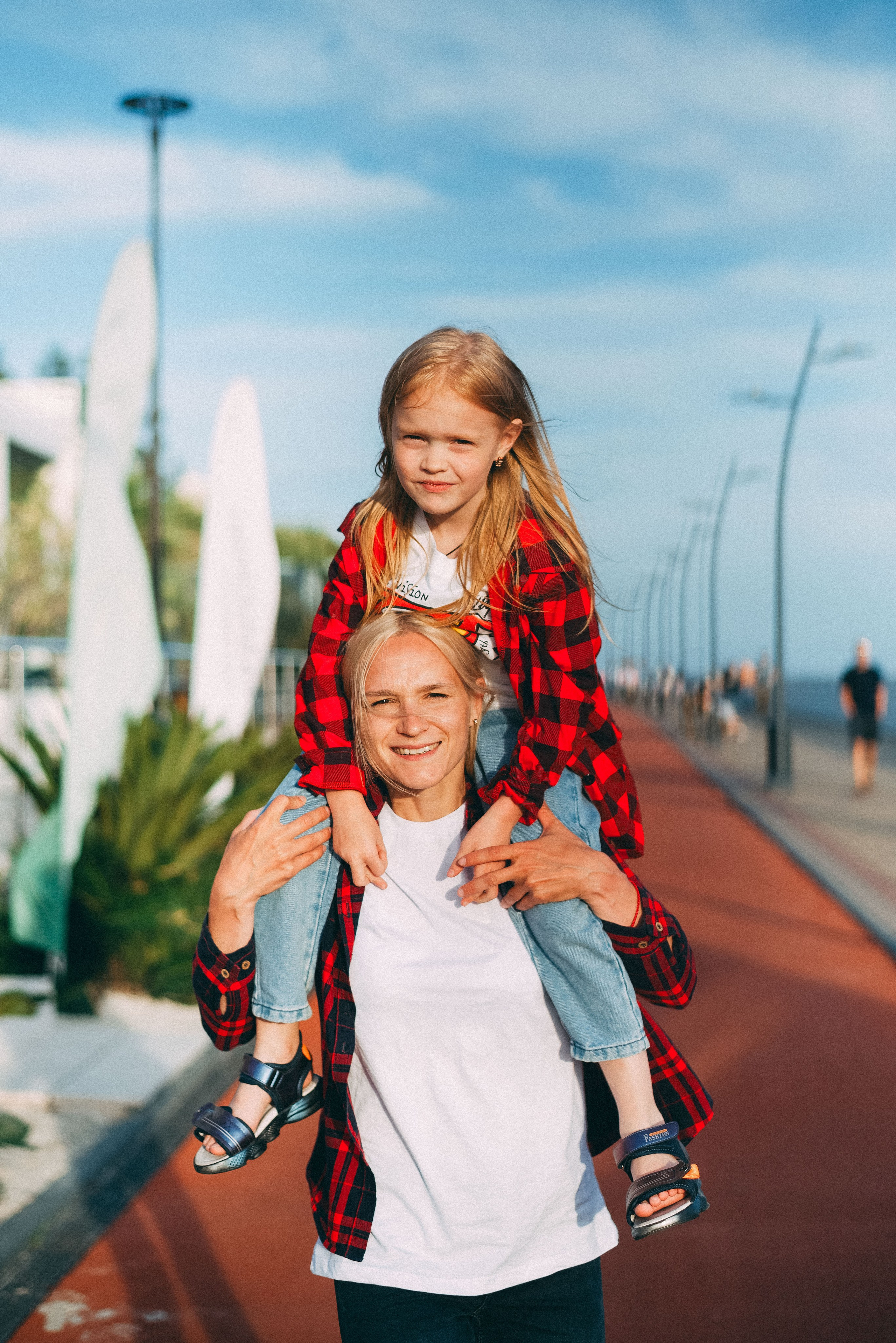 Фотосессия в Сириусе набережная олимпийского парка. Фотограф в Сочи — Маргарита Поганова