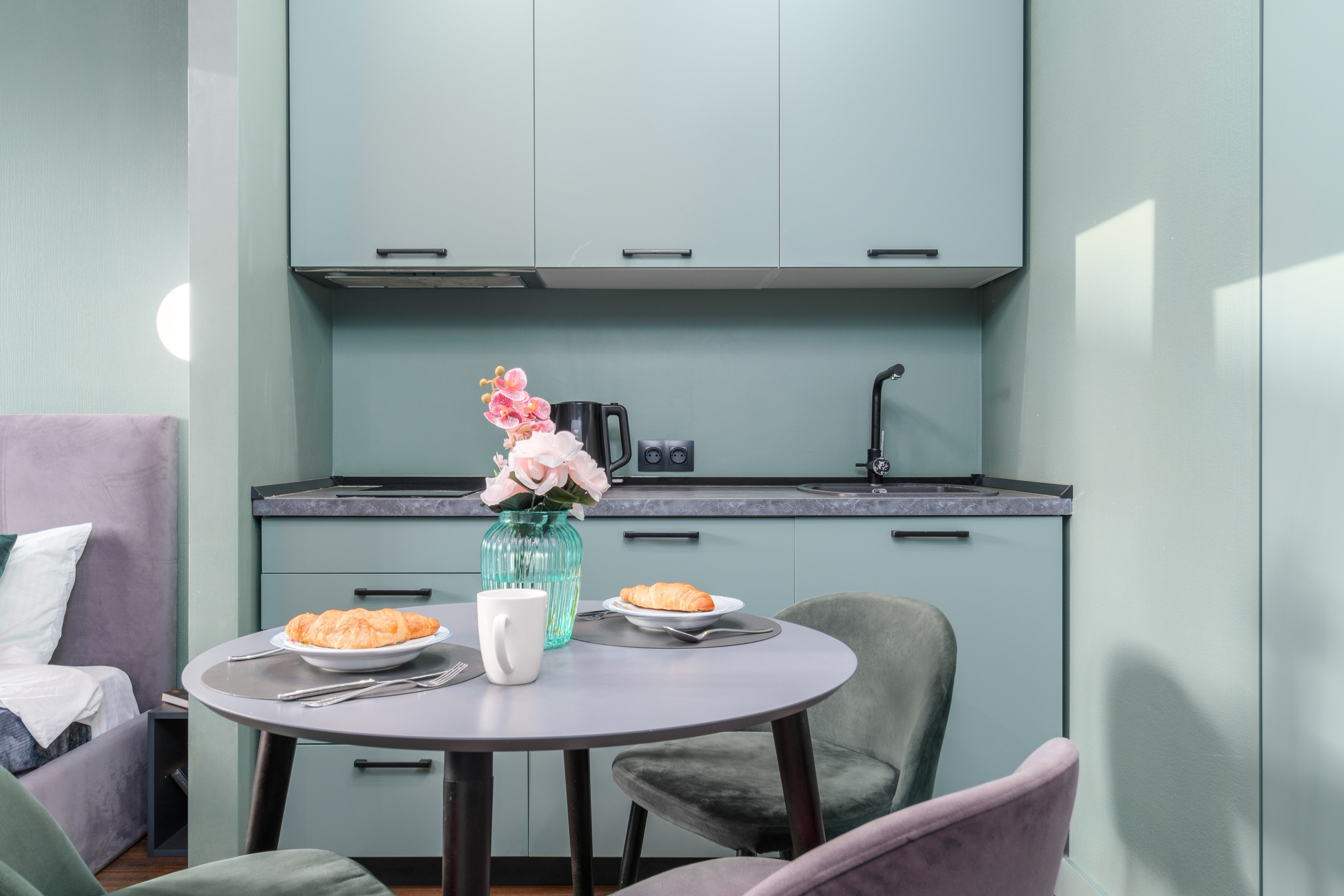 Студия, Уральская ул