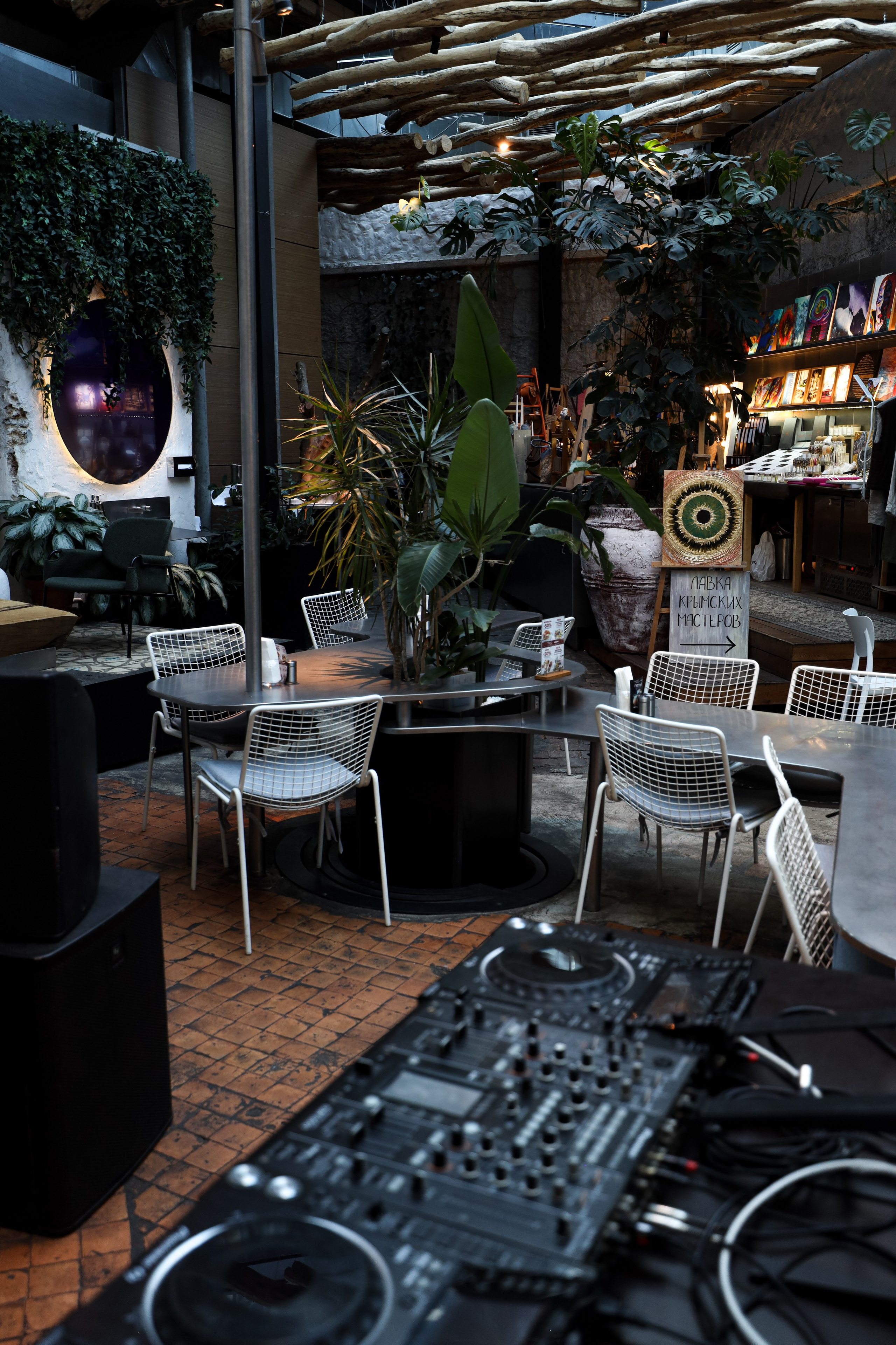 Gastrodvor «Диалог с Чеховым». Дженбаз Павел — фотограф в Ялте