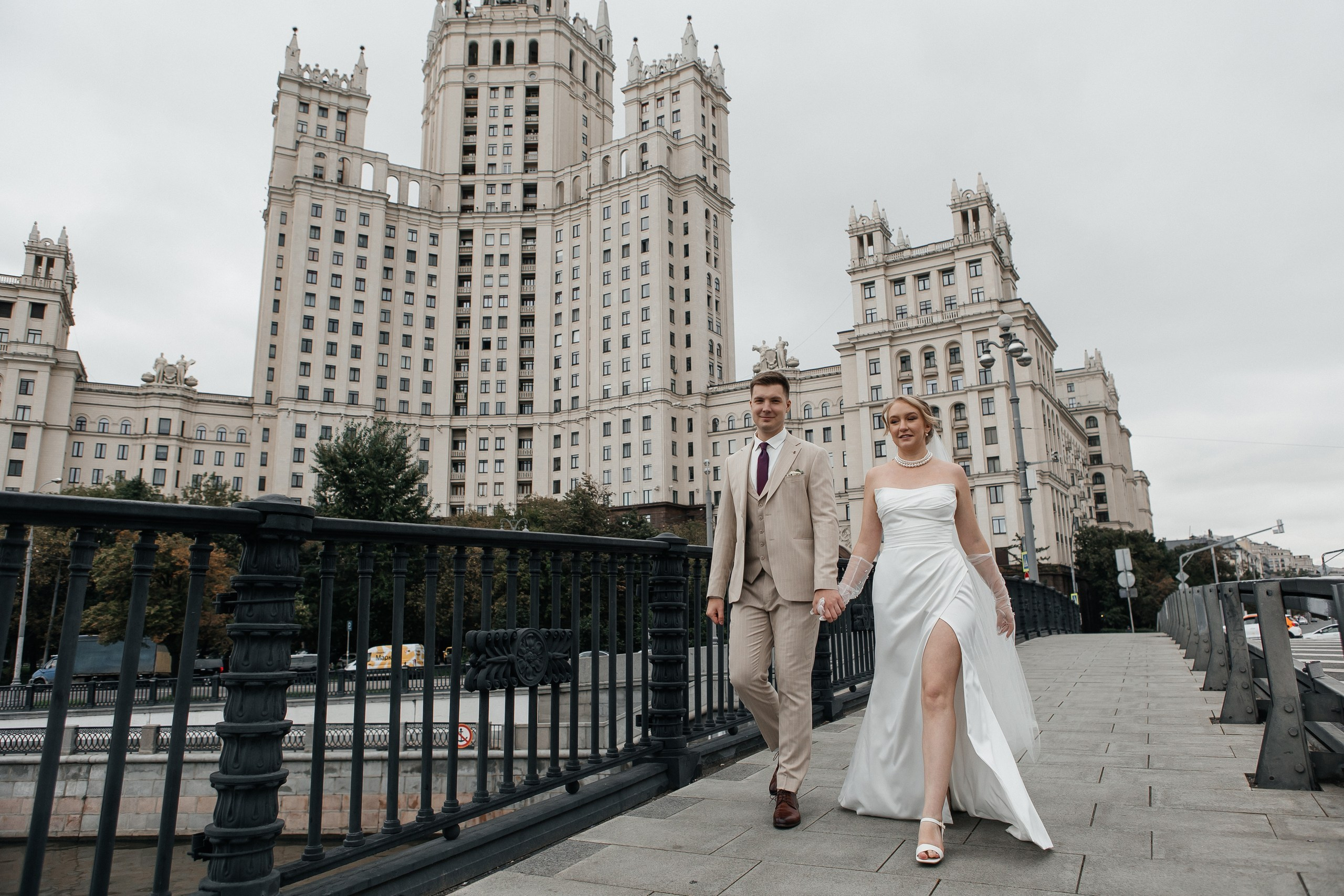 Свадебная фотосессия Высотка на Котельнической набережной