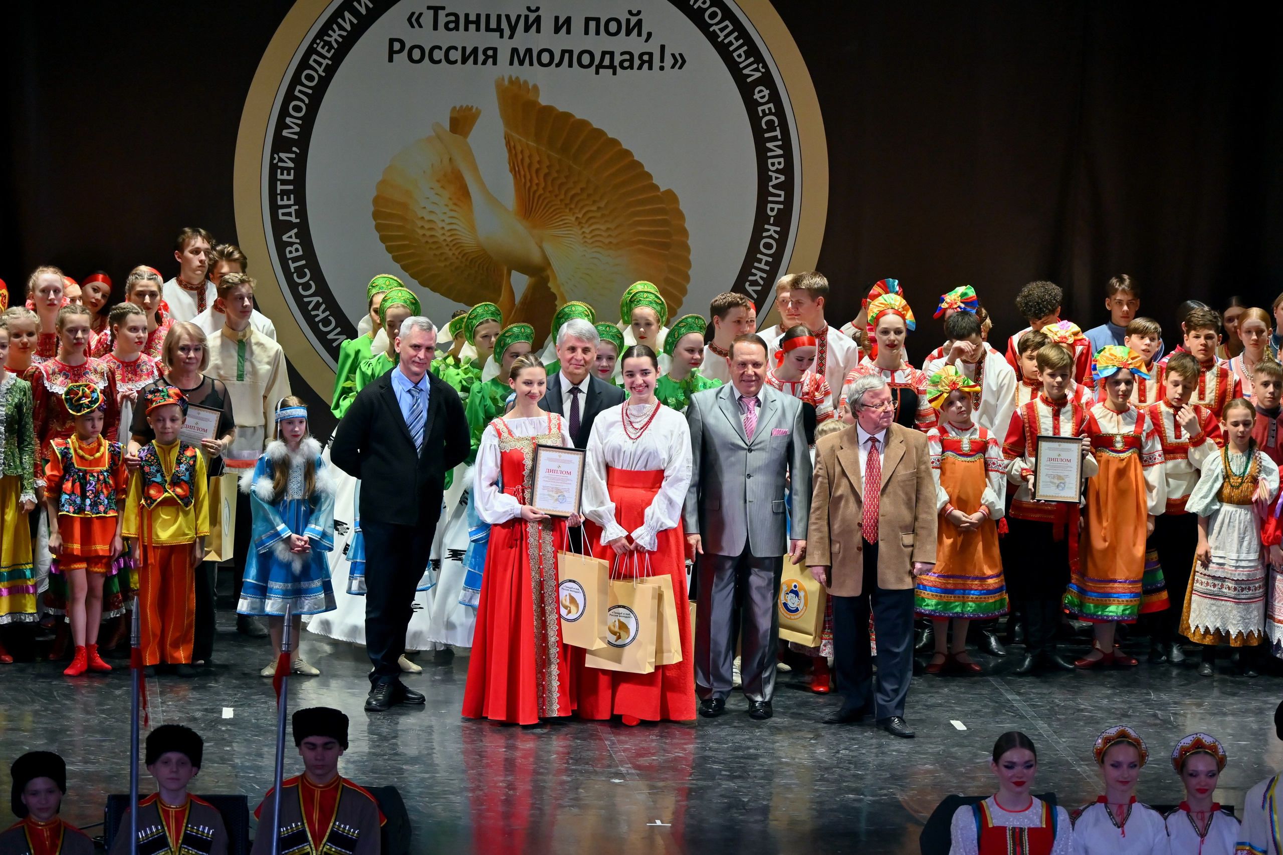 Гала-концерт. Танцуй и пой, Россия Молодая! 22.04.2024. Профессиональный фотограф в Москве Алёна Котова