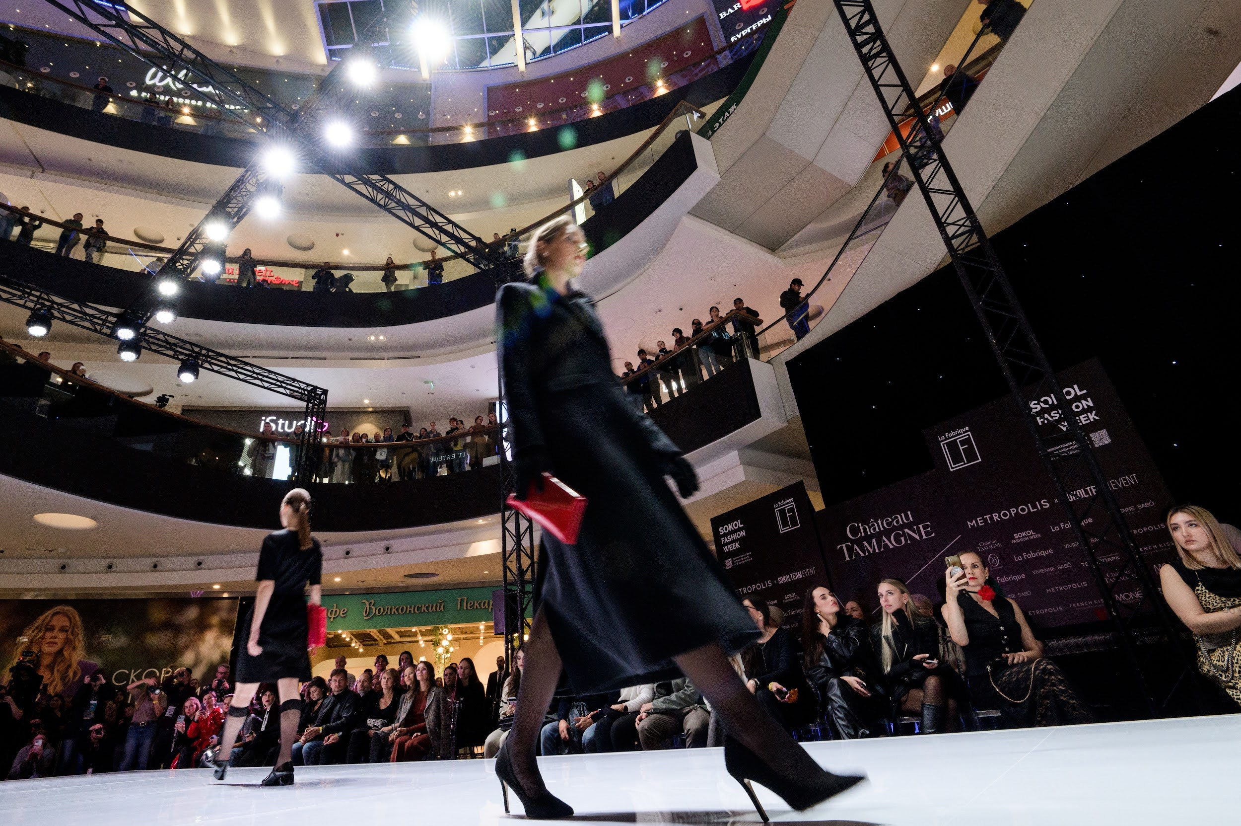 Sokol Fashion Week 2023. Kirillova Studio — мастерская декора и событий Юли Кирилловой