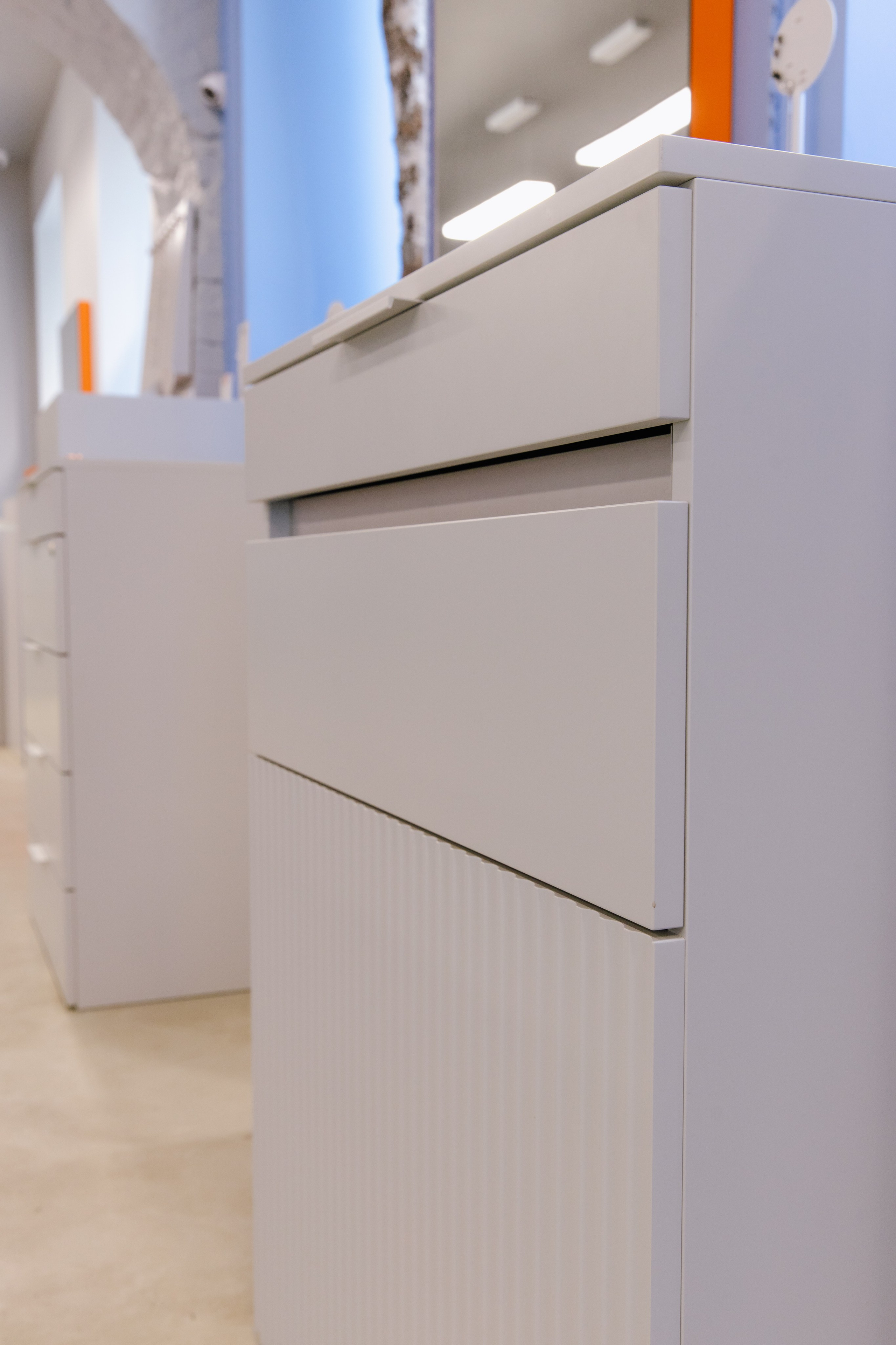 SBLESKOM ​Ювелирный салон Томск Ленина, 72. ГУДРУМ — Мебель на заказ в Томске | Кухни | Шкафы | Стулья и Столы