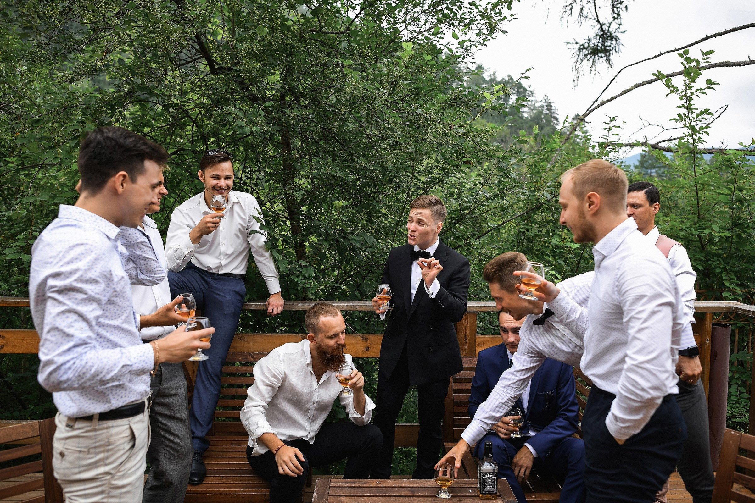 🌄 Демьян и Катя — свадьба в нацпарке "Столбы" | Веселый банкет и эпичные фото на скалах. 📸 Свадебный и семейный фотограф в Красноярске Тихомиров Евгений | 17 лет опыта | 800+ свадеб