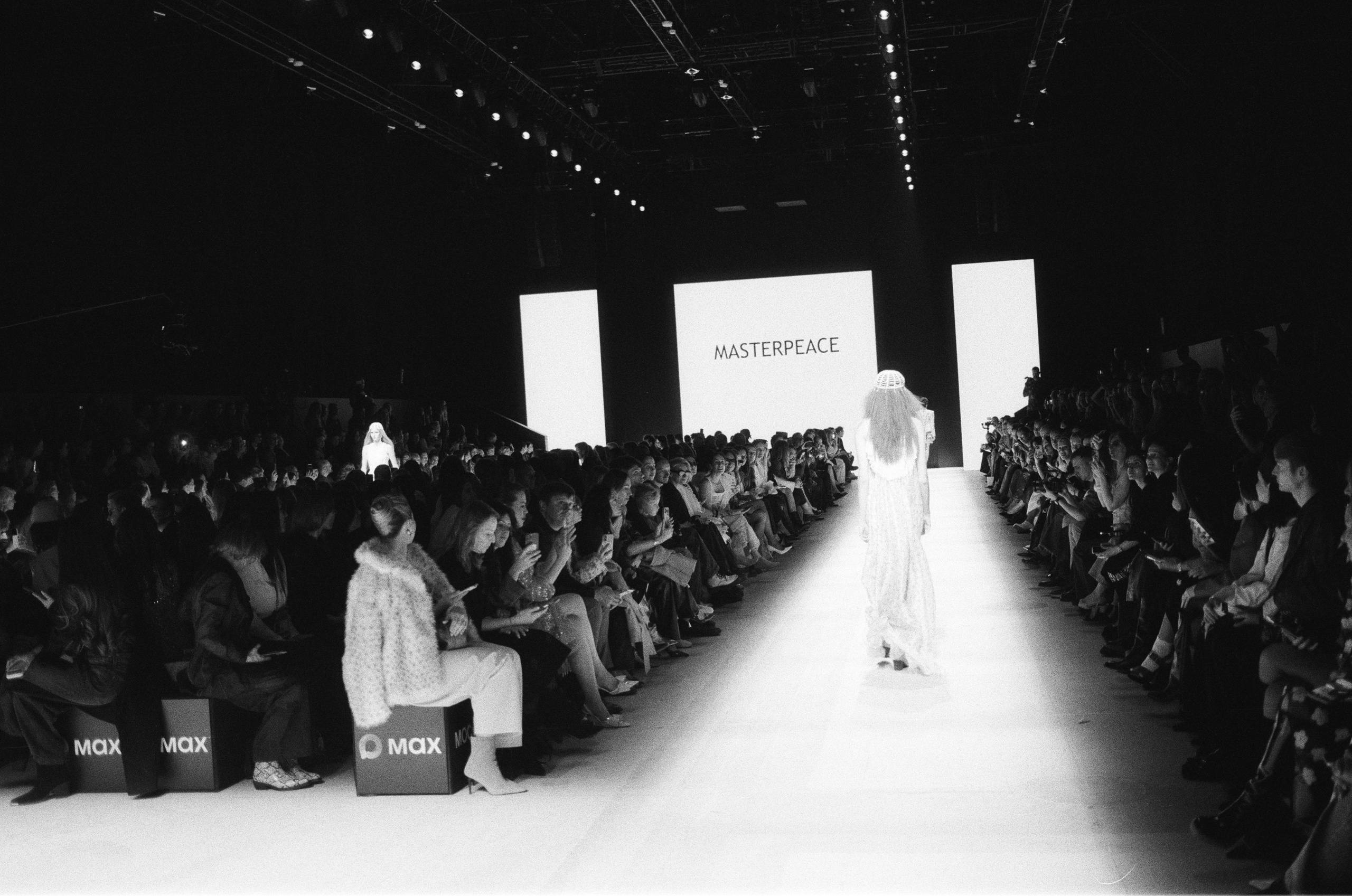 День 1. Плёночный фотограф Москва, Саша Звук