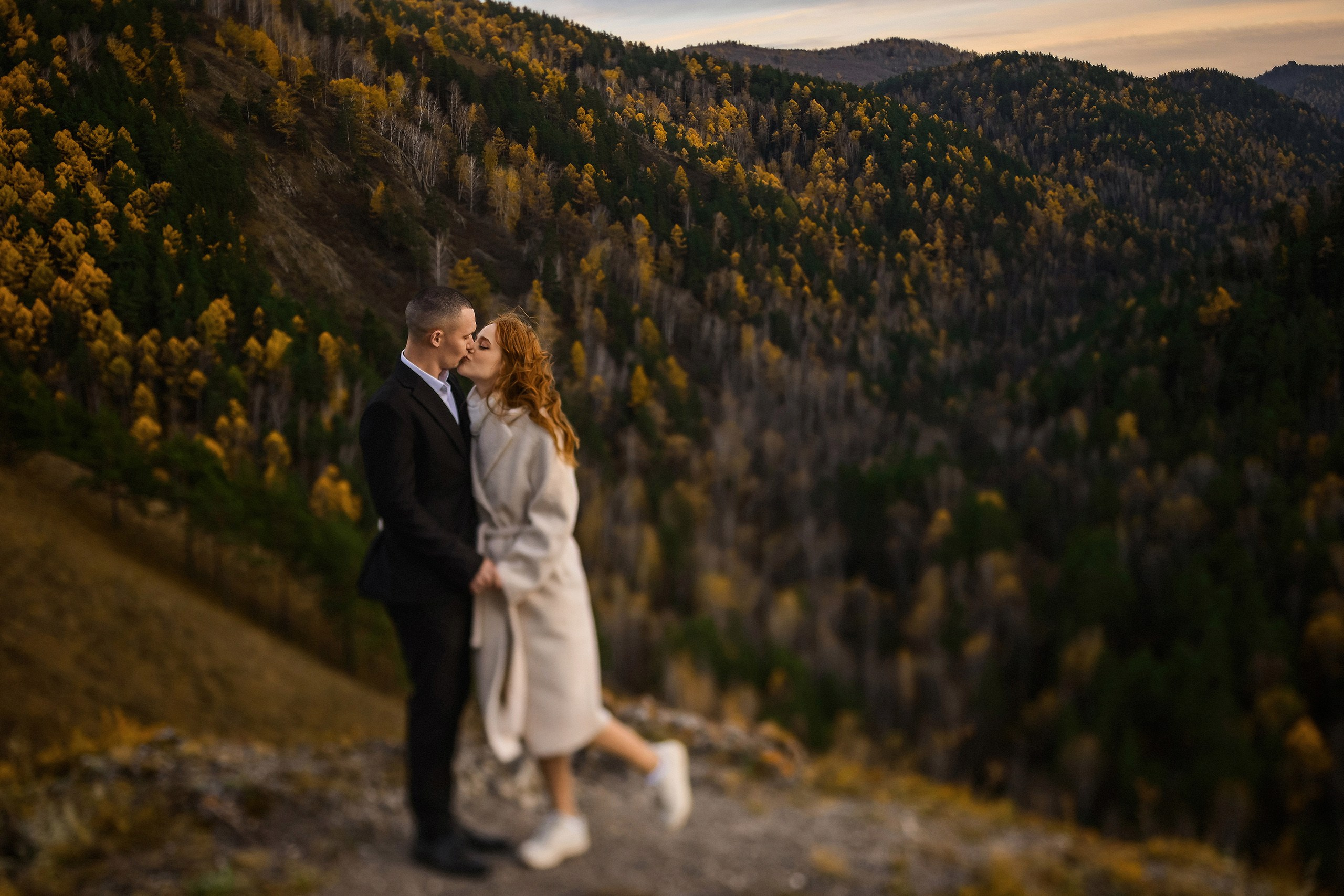 Свадебная фотосессия в золотую осень в Красноярске. 📸 Свадебный и семейный фотограф в Красноярске Тихомиров Евгений | 17 лет опыта | 800+ свадеб
