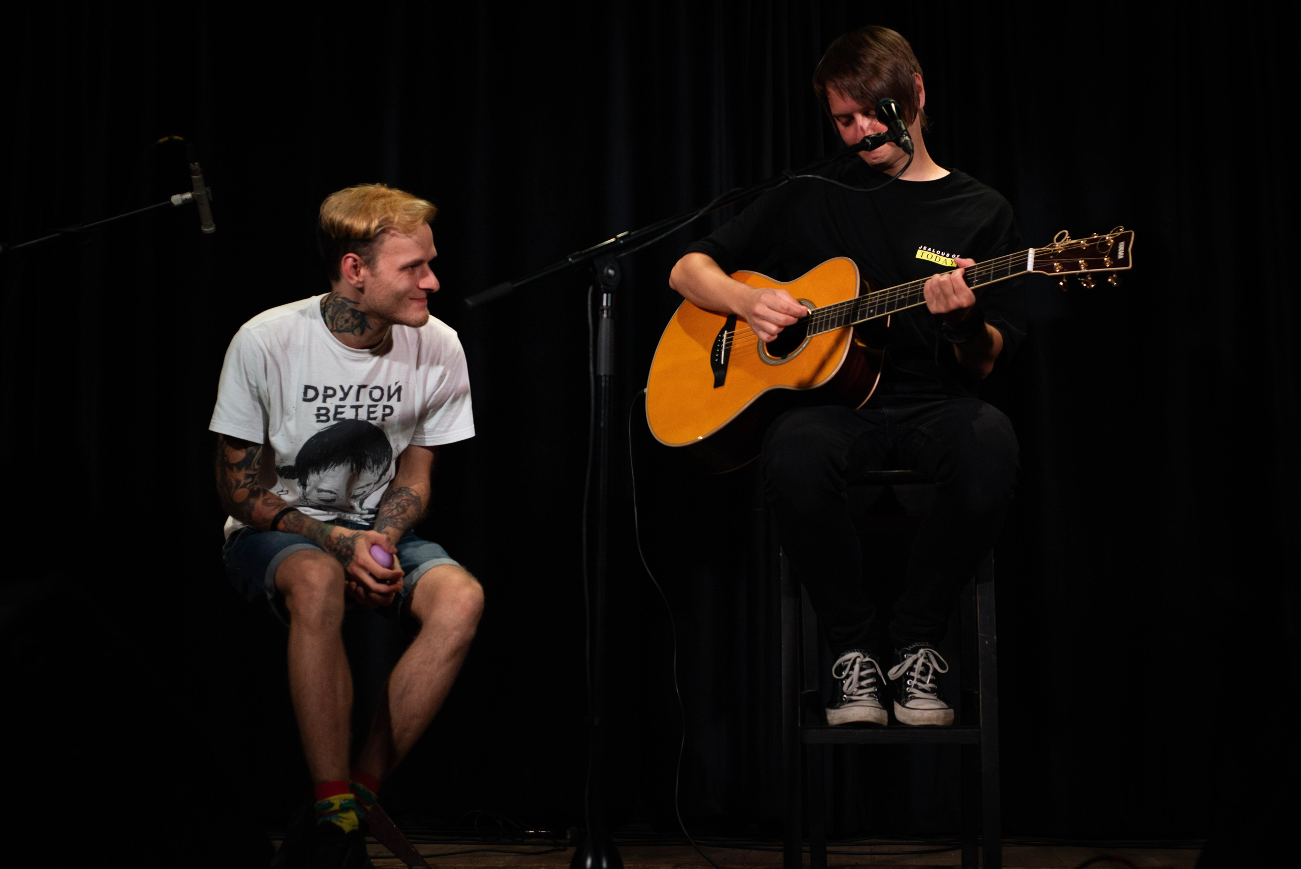 Лёва Сазонов (1 августа 2024 года, Москва, арт-кафе Пушкарёв). Фотограф Светлана Блинова, Москва и Московская область