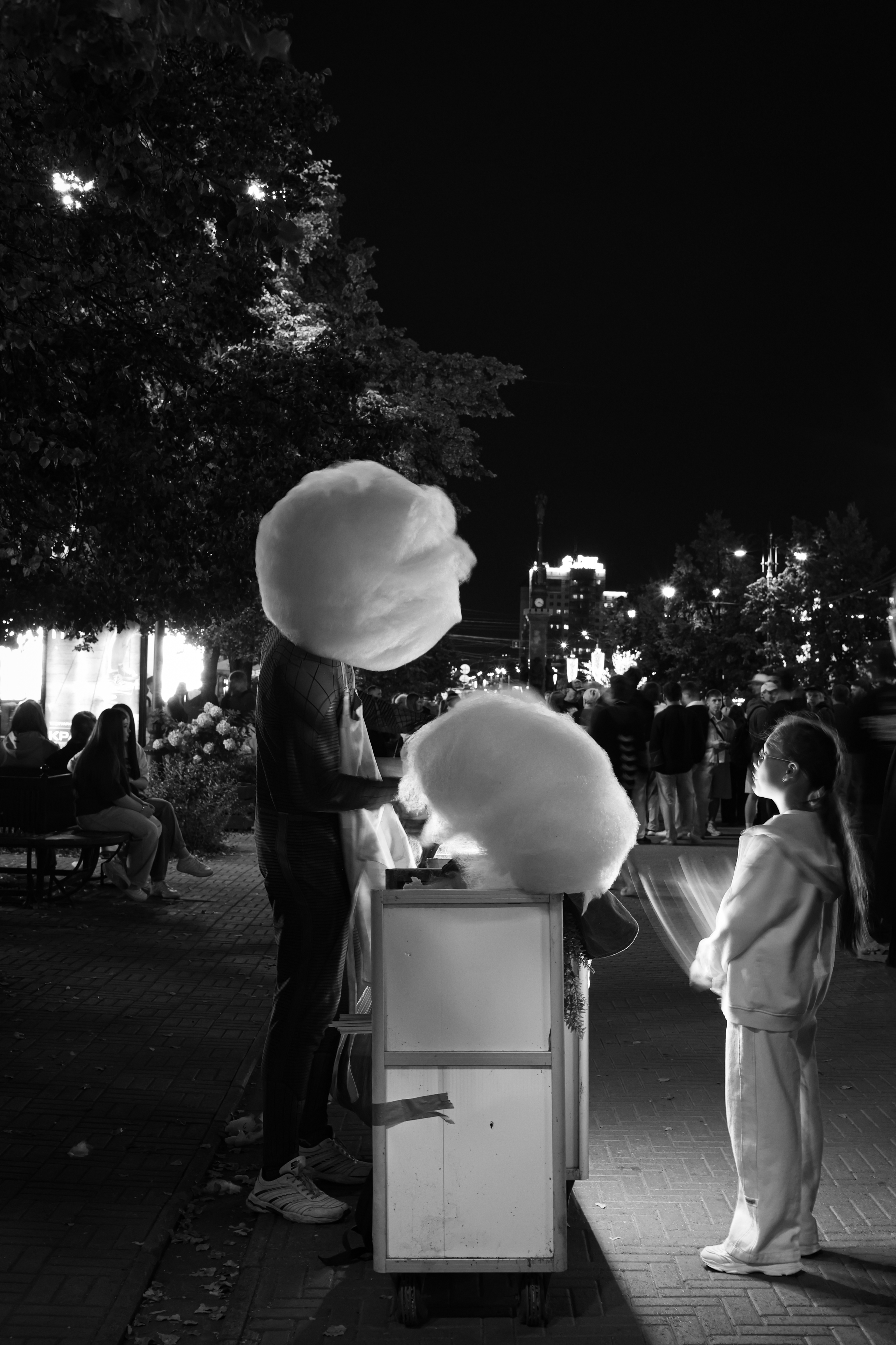 From a Stranger to Strangers. José Carlos Palacios — Fotografía