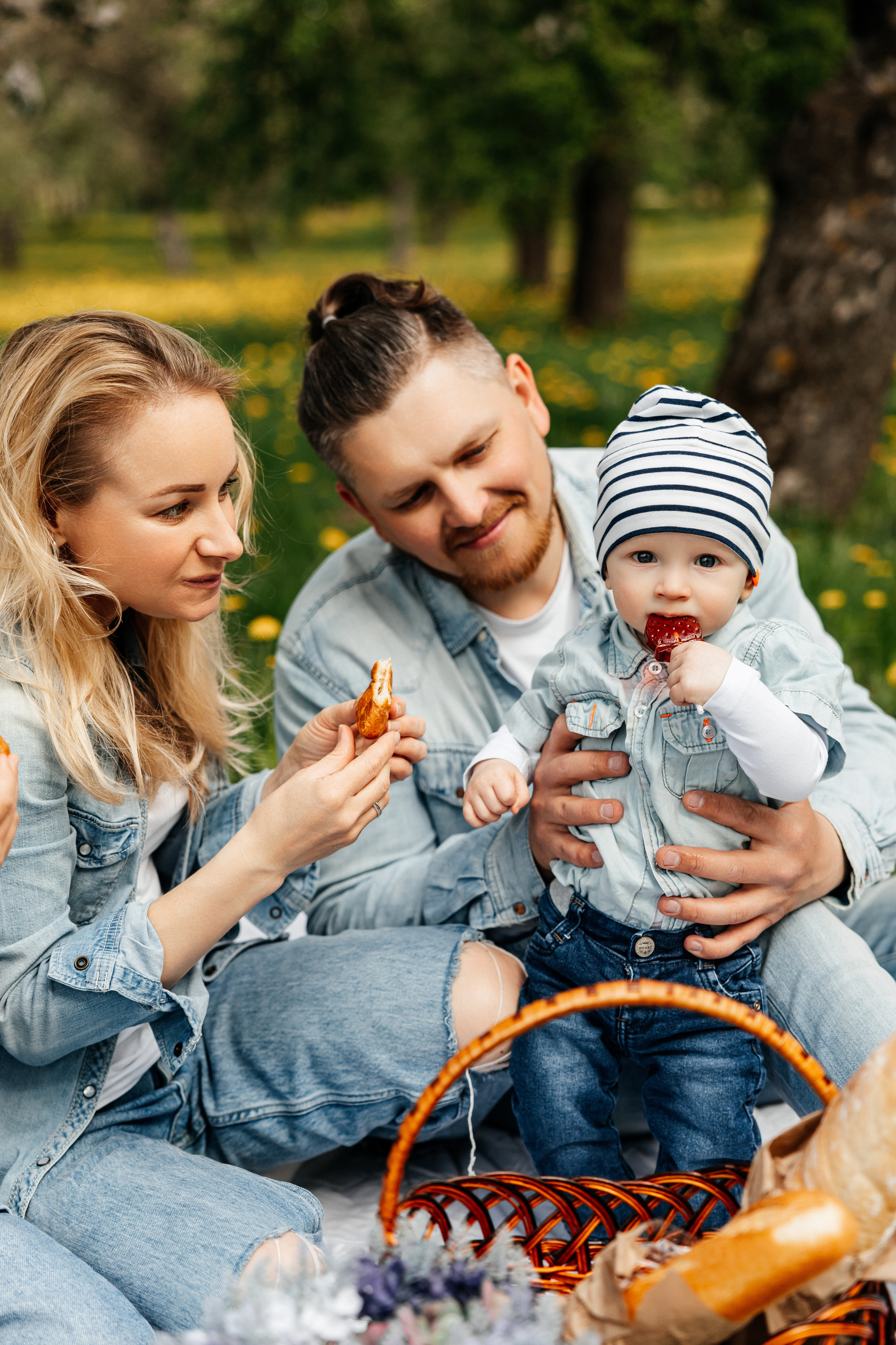 На улице весной. Свадебный и портретный фотограф Минск Евсович Инна