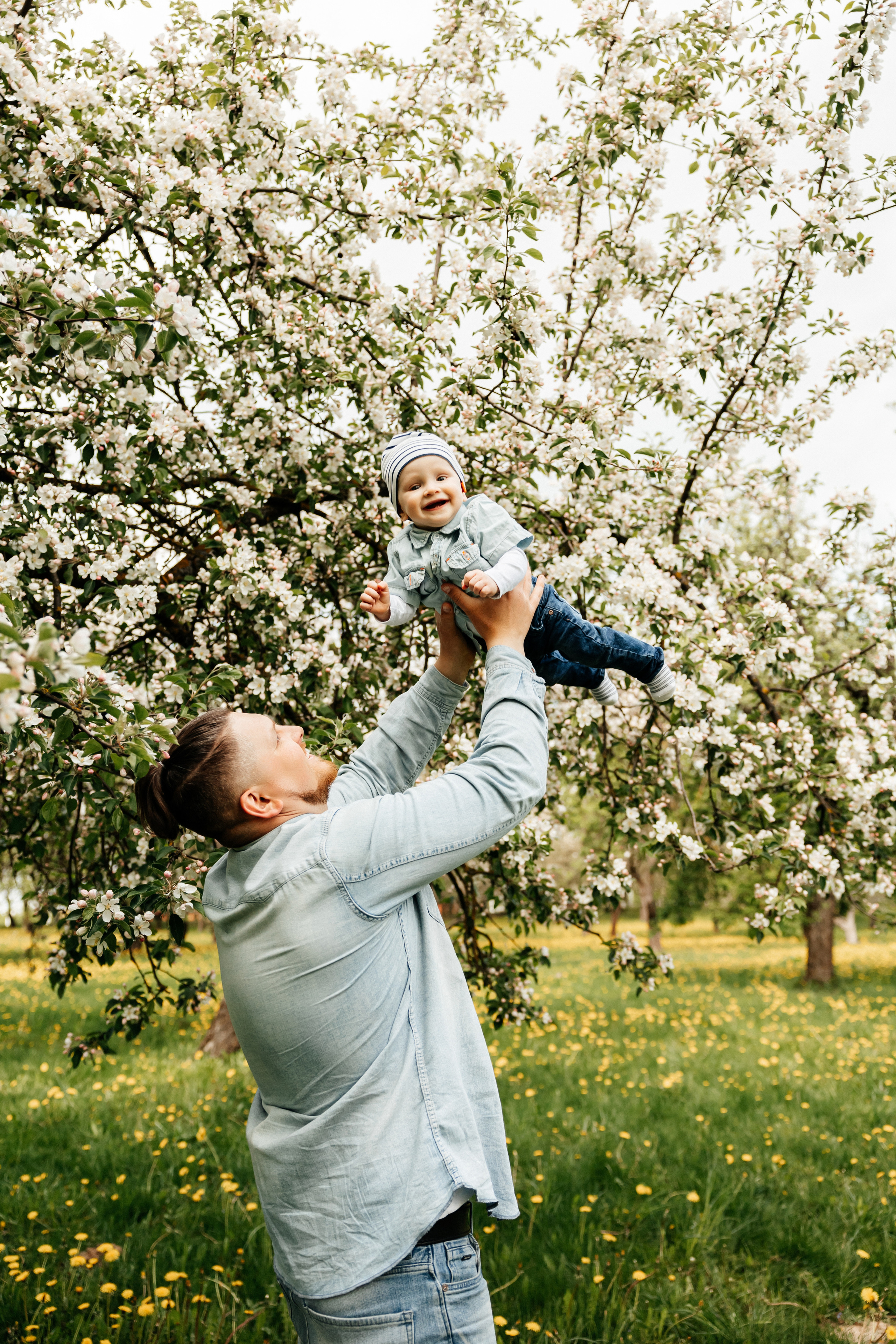 На улице весной. Свадебный и портретный фотограф Минск Евсович Инна