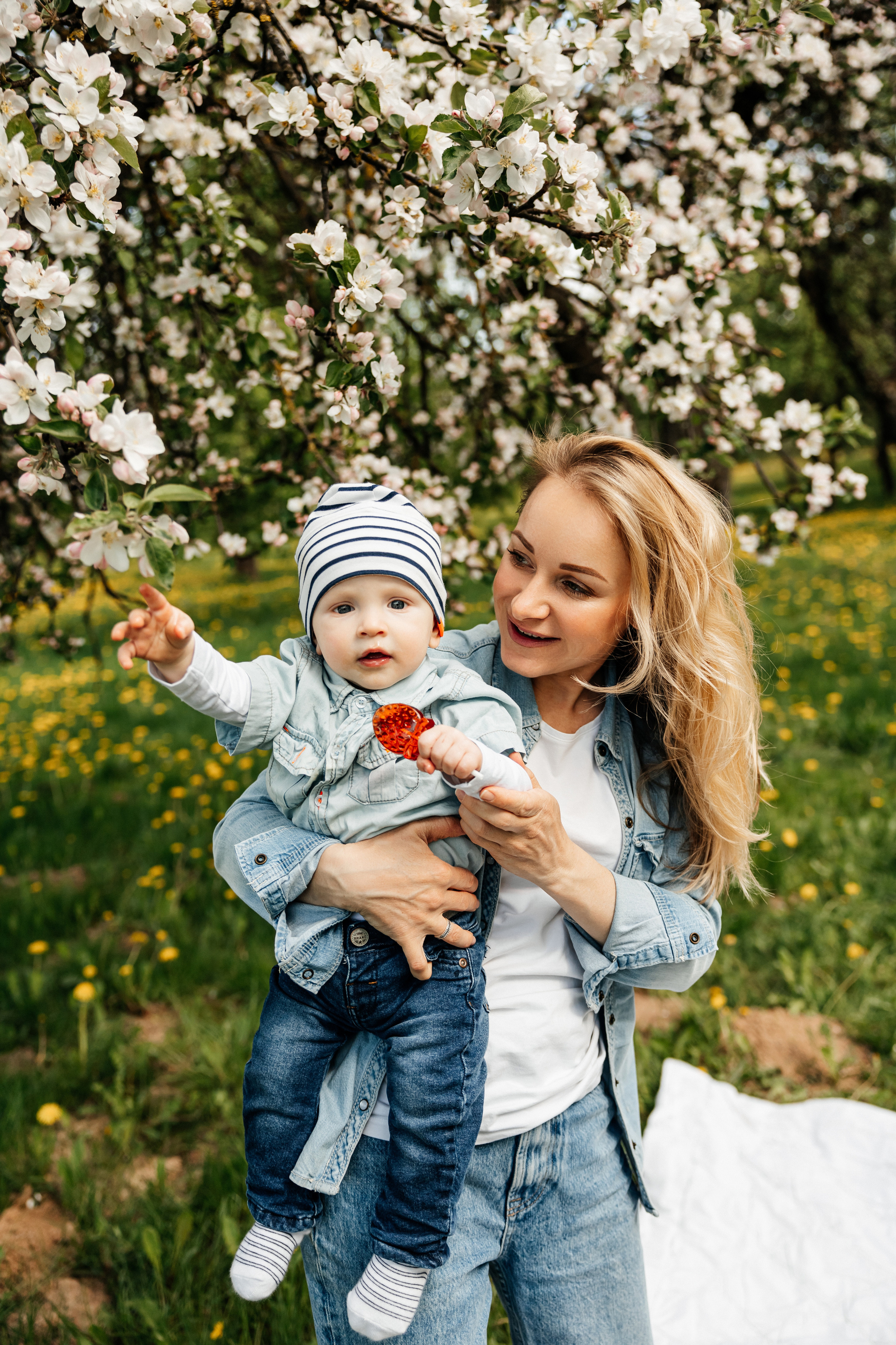 На улице весной. Свадебный и портретный фотограф Минск Евсович Инна