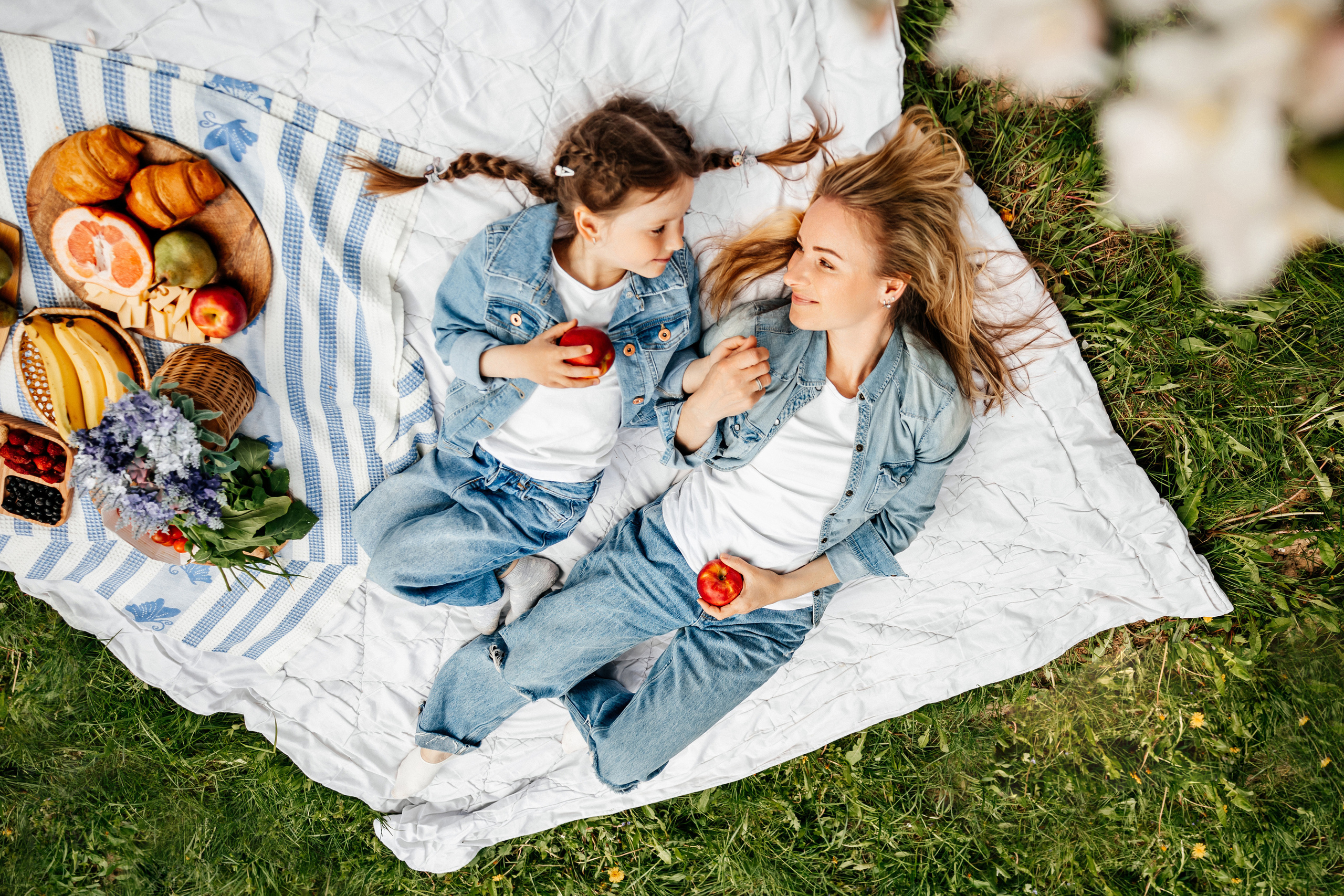 На улице весной. Свадебный и портретный фотограф Минск Евсович Инна