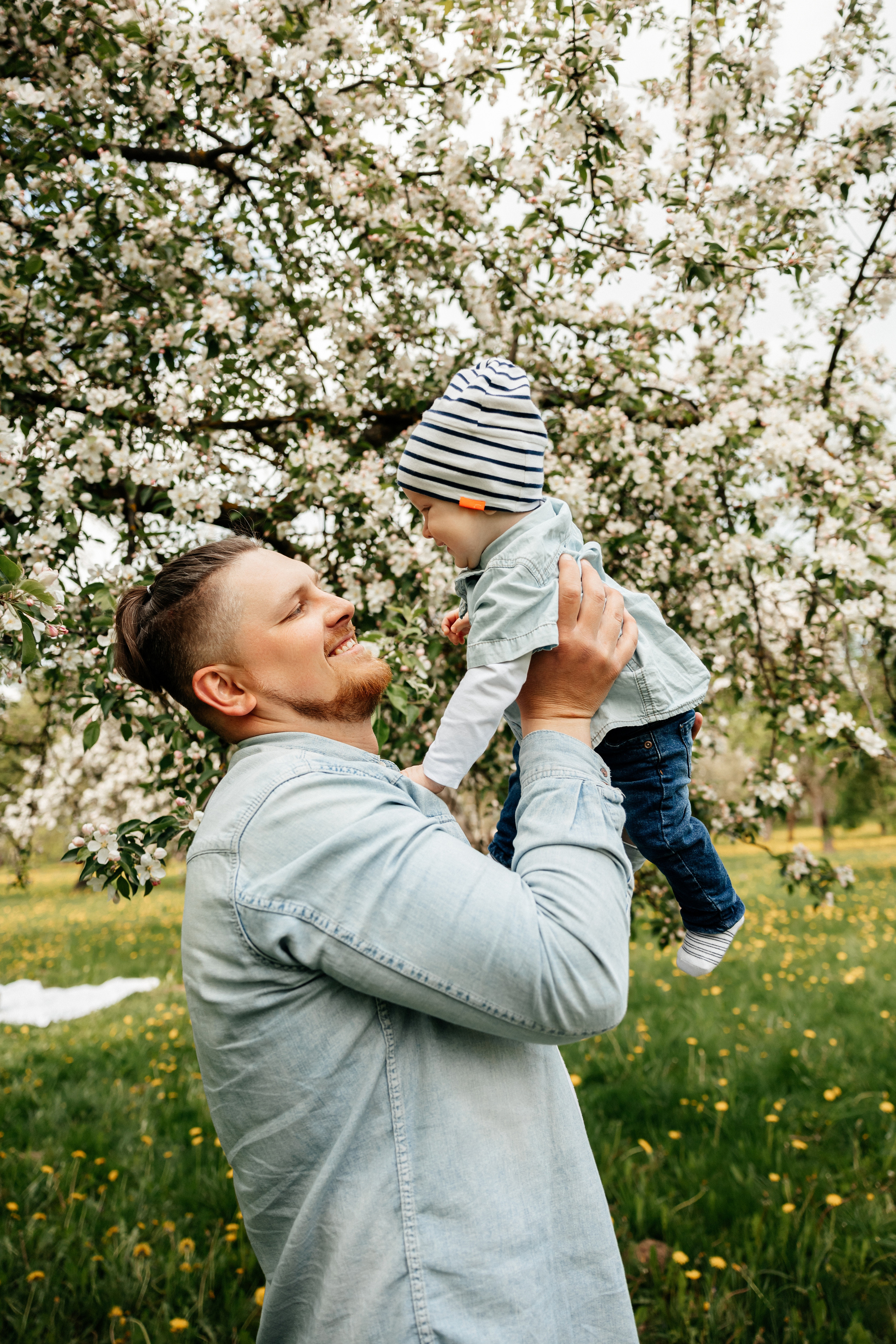 На улице весной. Свадебный и портретный фотограф Минск Евсович Инна
