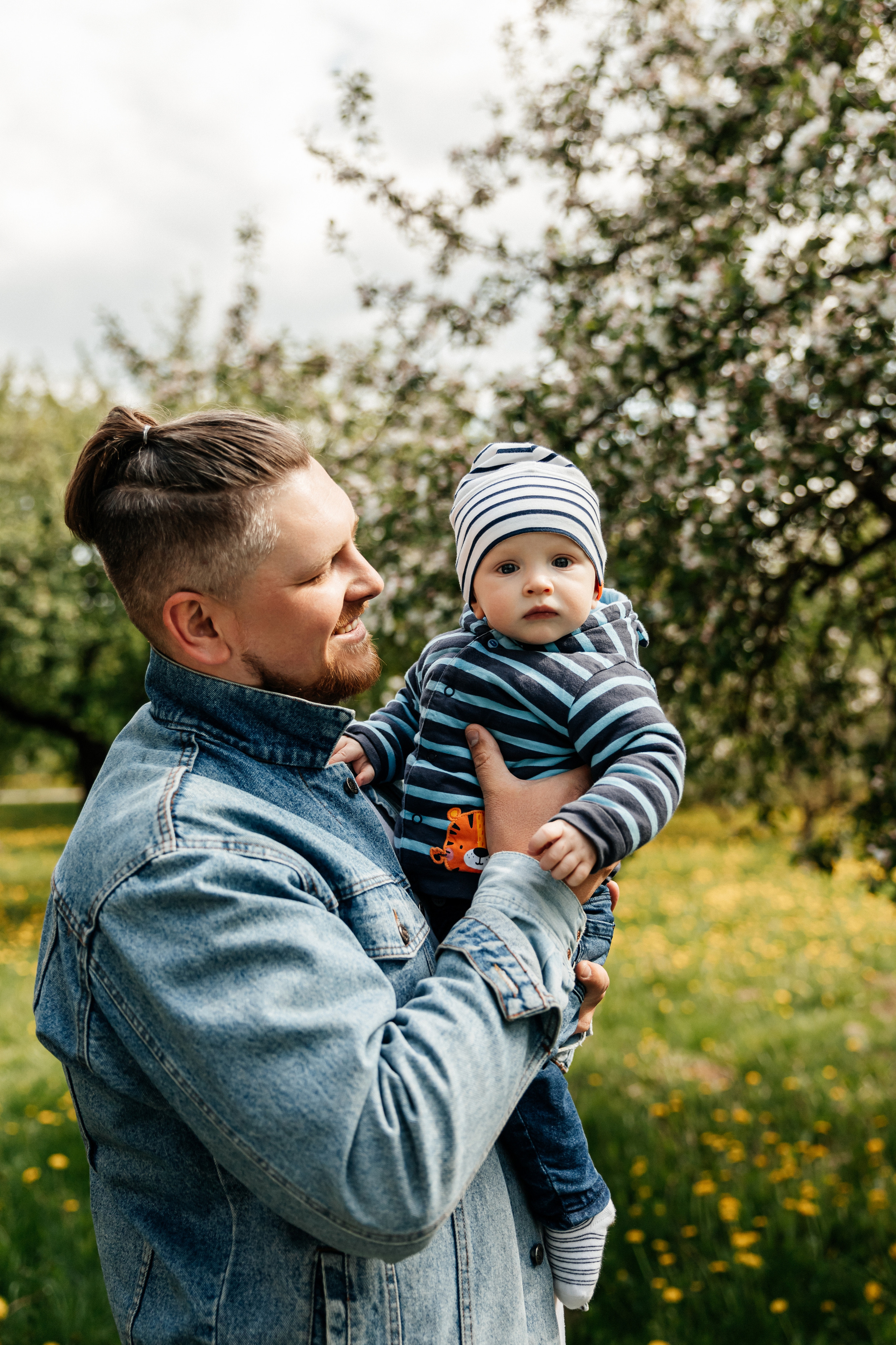 На улице весной. Свадебный и портретный фотограф Минск Евсович Инна