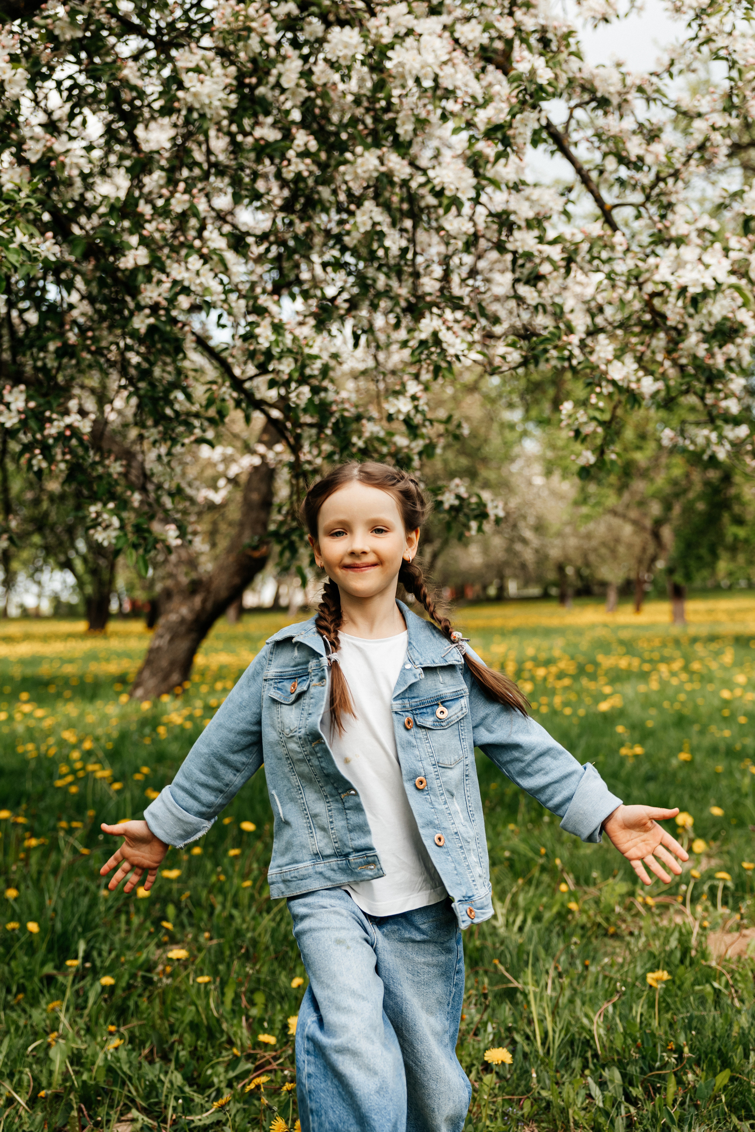 На улице весной. Свадебный и портретный фотограф Минск Евсович Инна