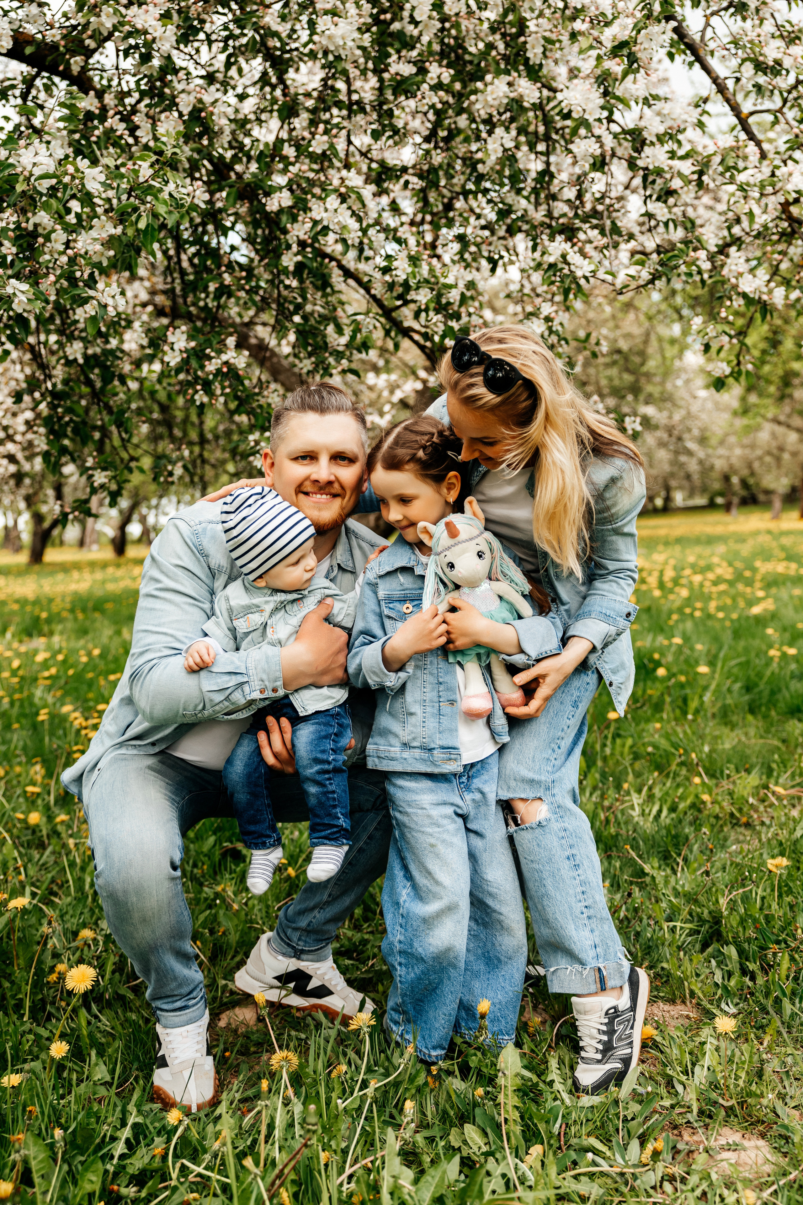 На улице весной. Свадебный и портретный фотограф Минск Евсович Инна