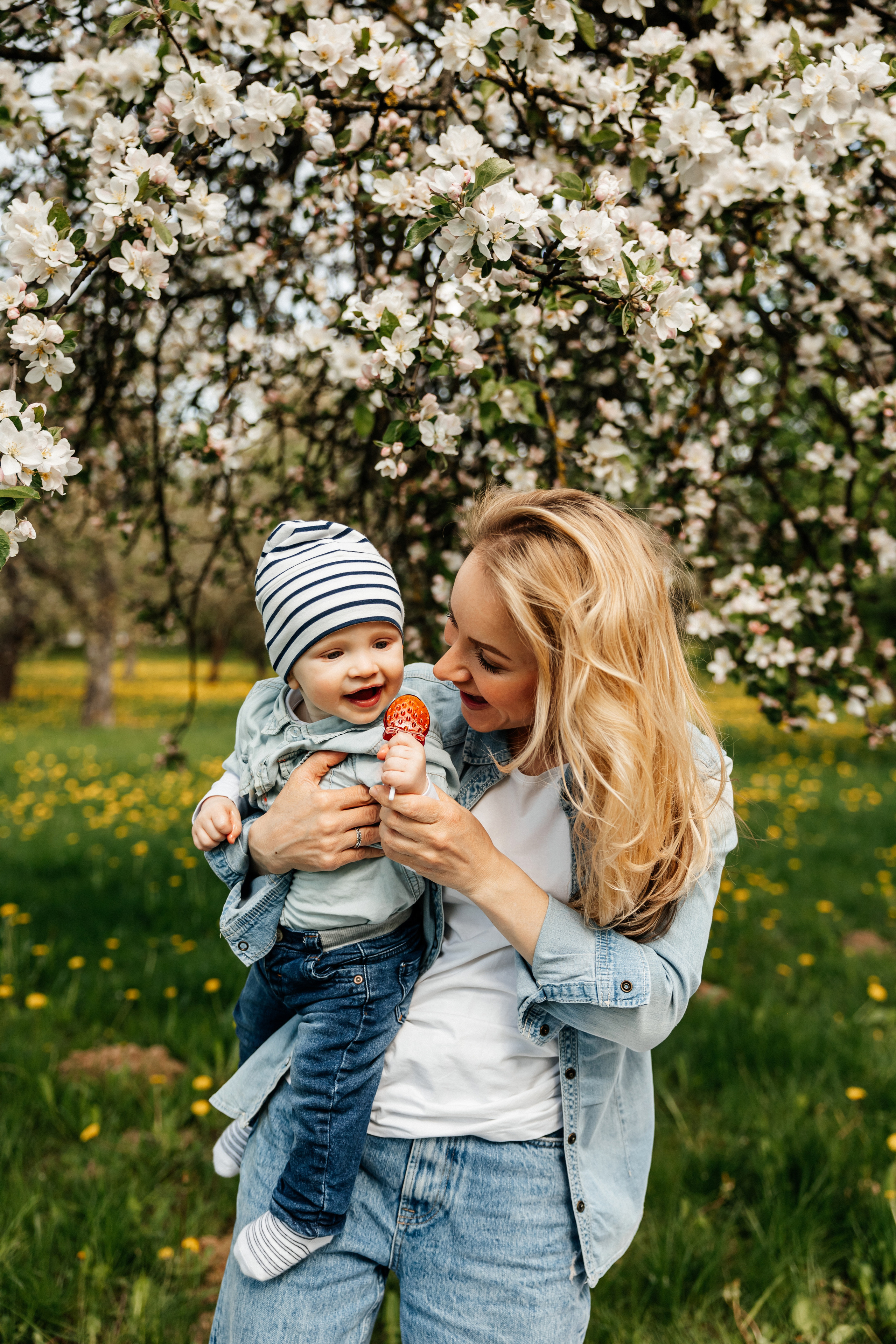 На улице весной. Свадебный и портретный фотограф Минск Евсович Инна