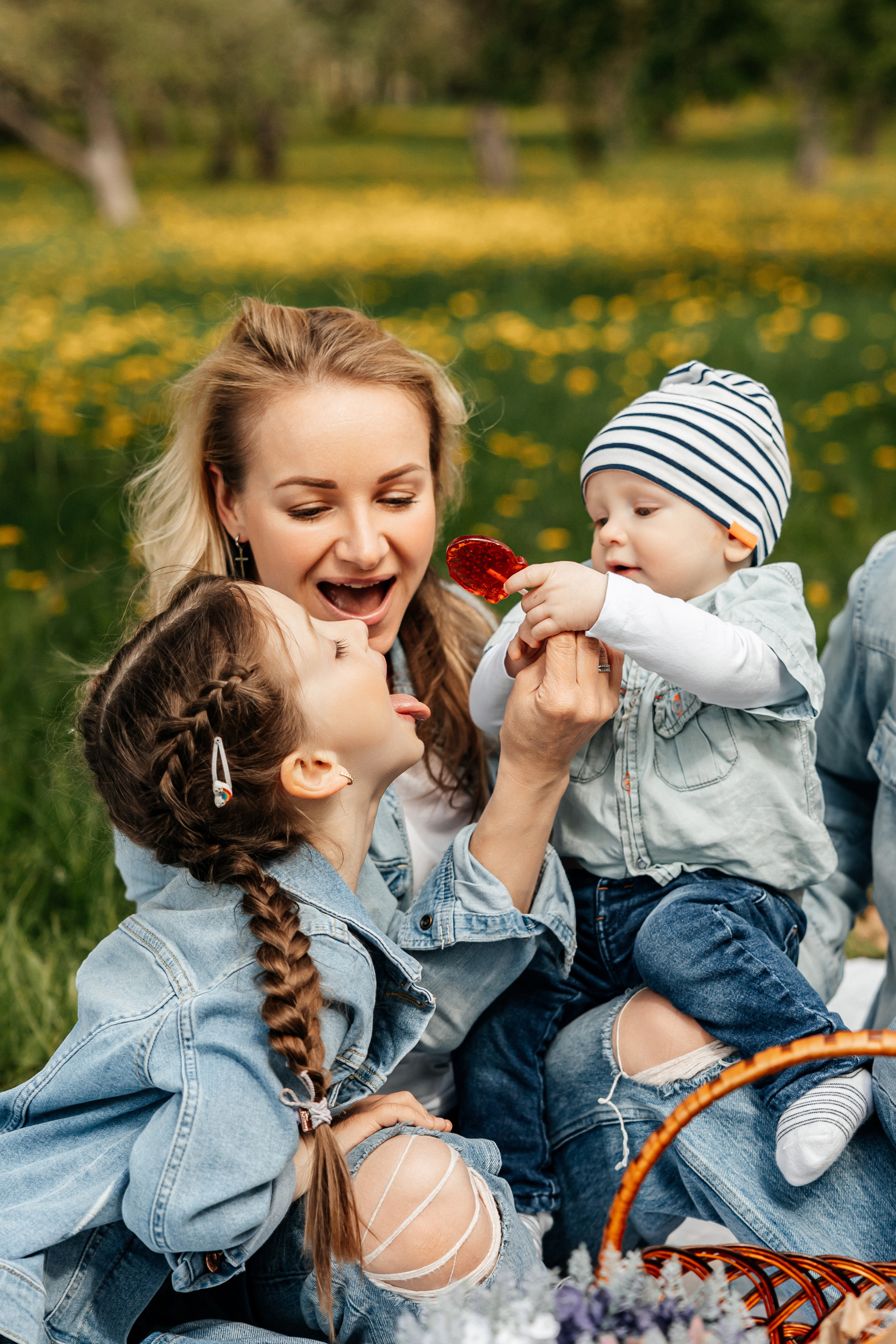 На улице весной. Свадебный и портретный фотограф Минск Евсович Инна