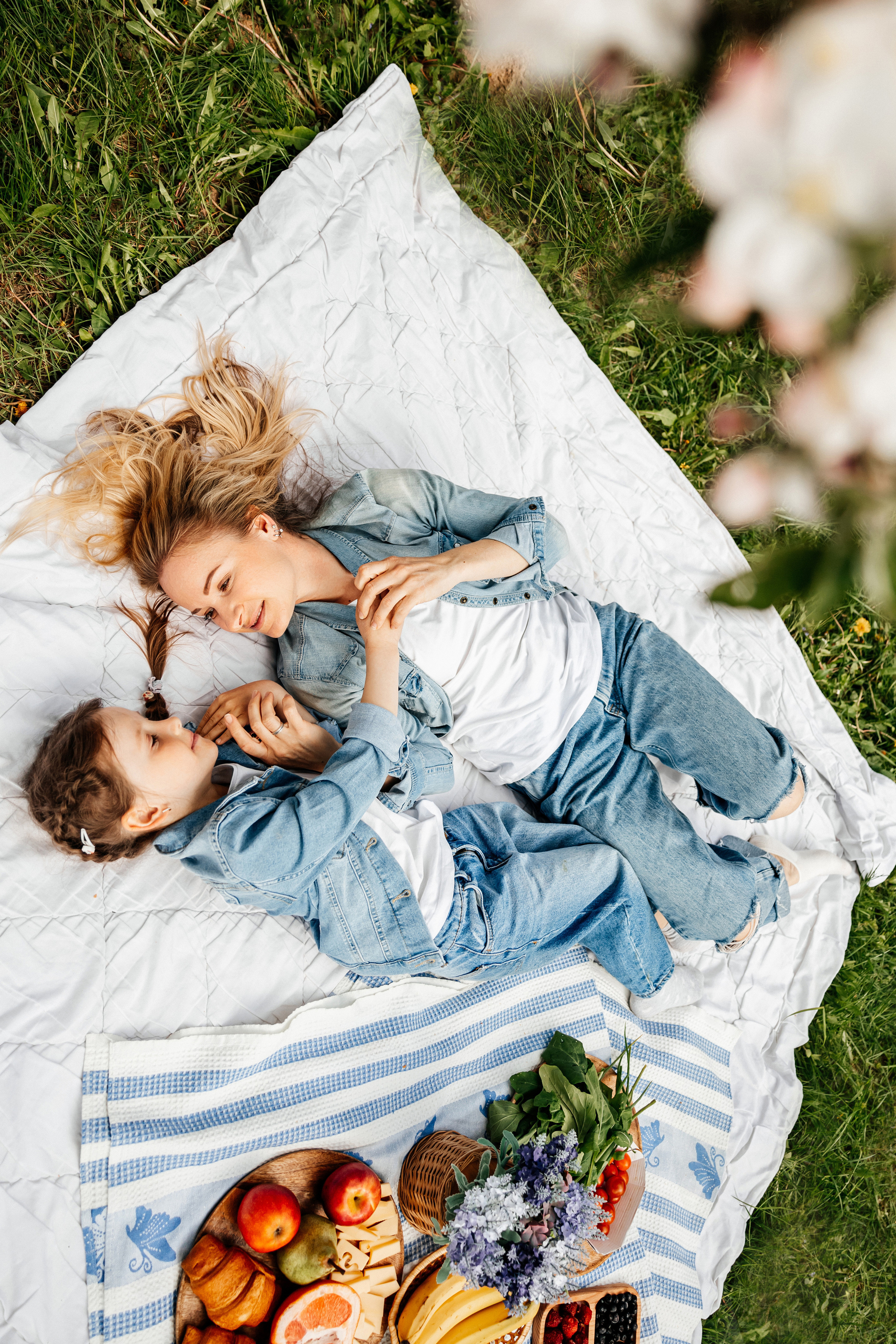 На улице весной. Свадебный и портретный фотограф Минск Евсович Инна