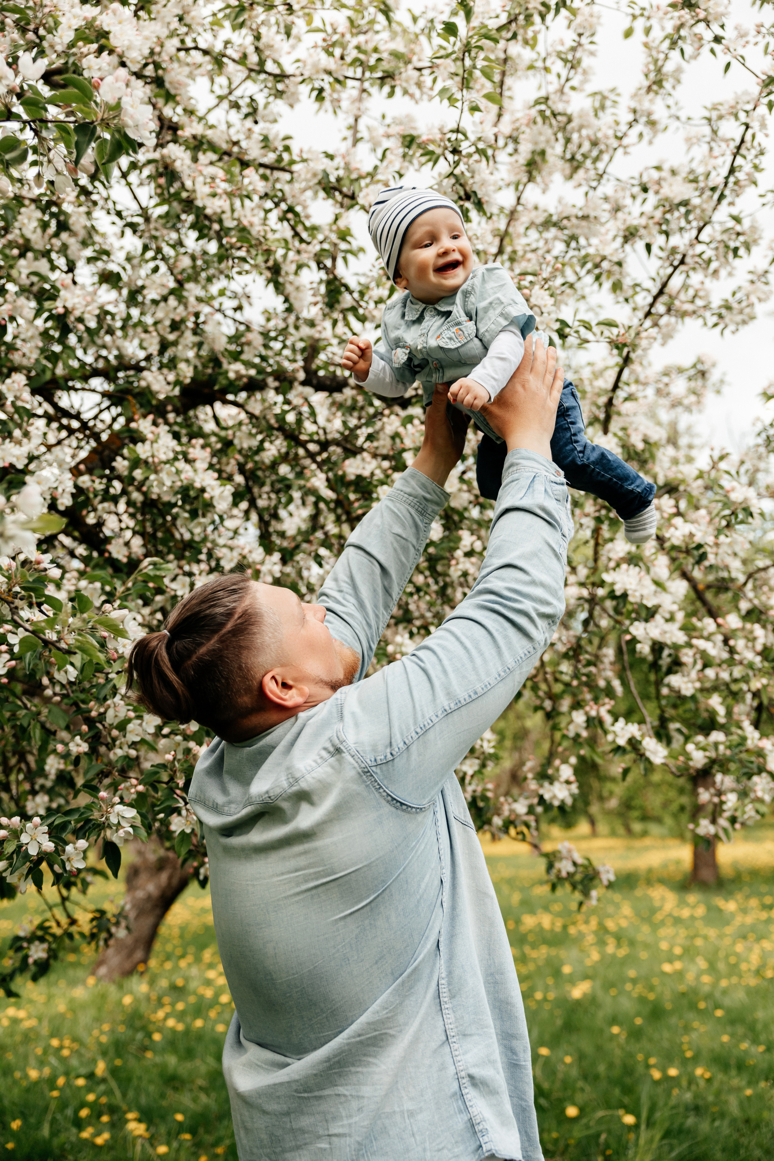 На улице весной. Свадебный и портретный фотограф Минск Евсович Инна