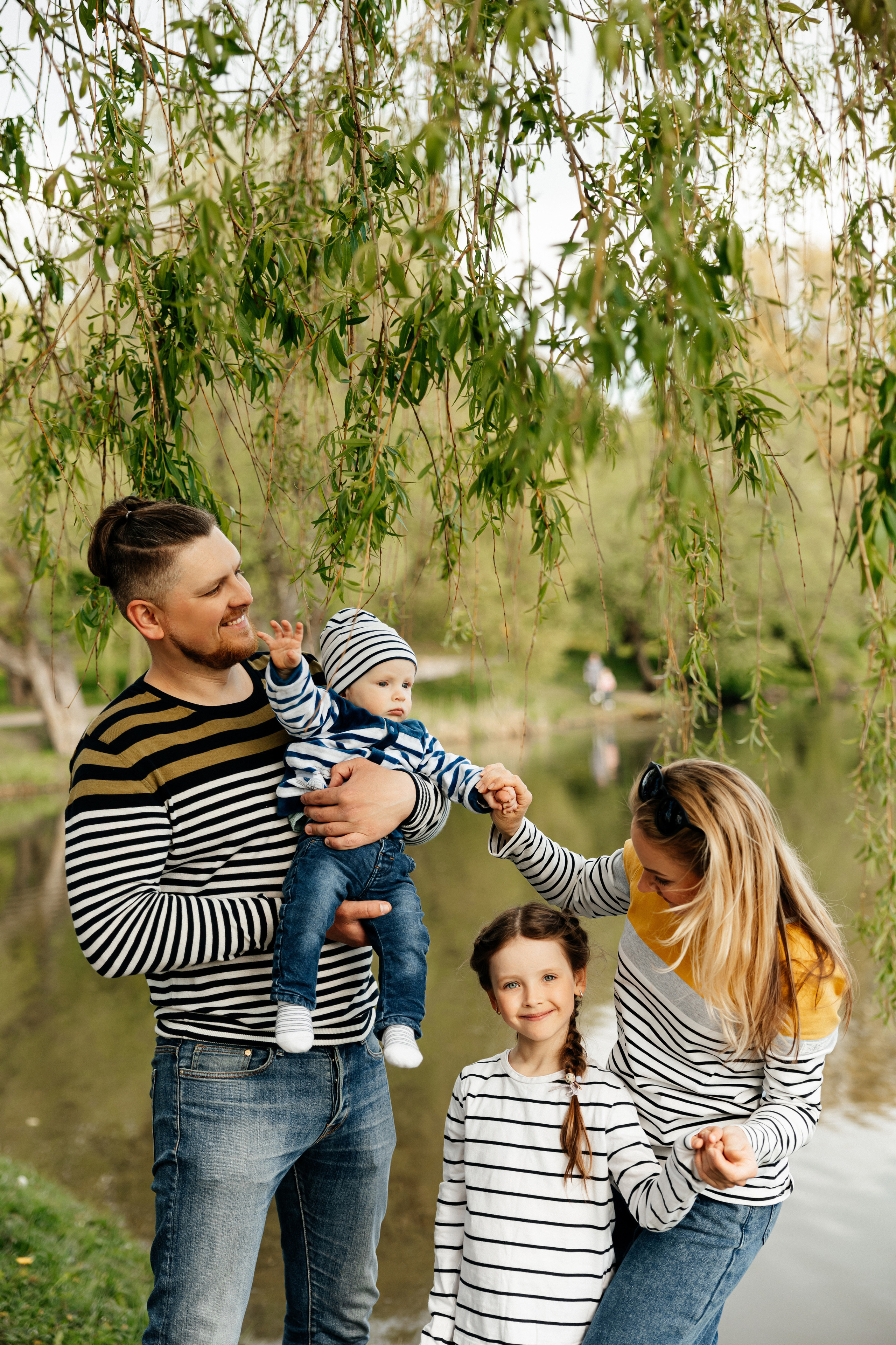 На улице весной. Свадебный и портретный фотограф Минск Евсович Инна