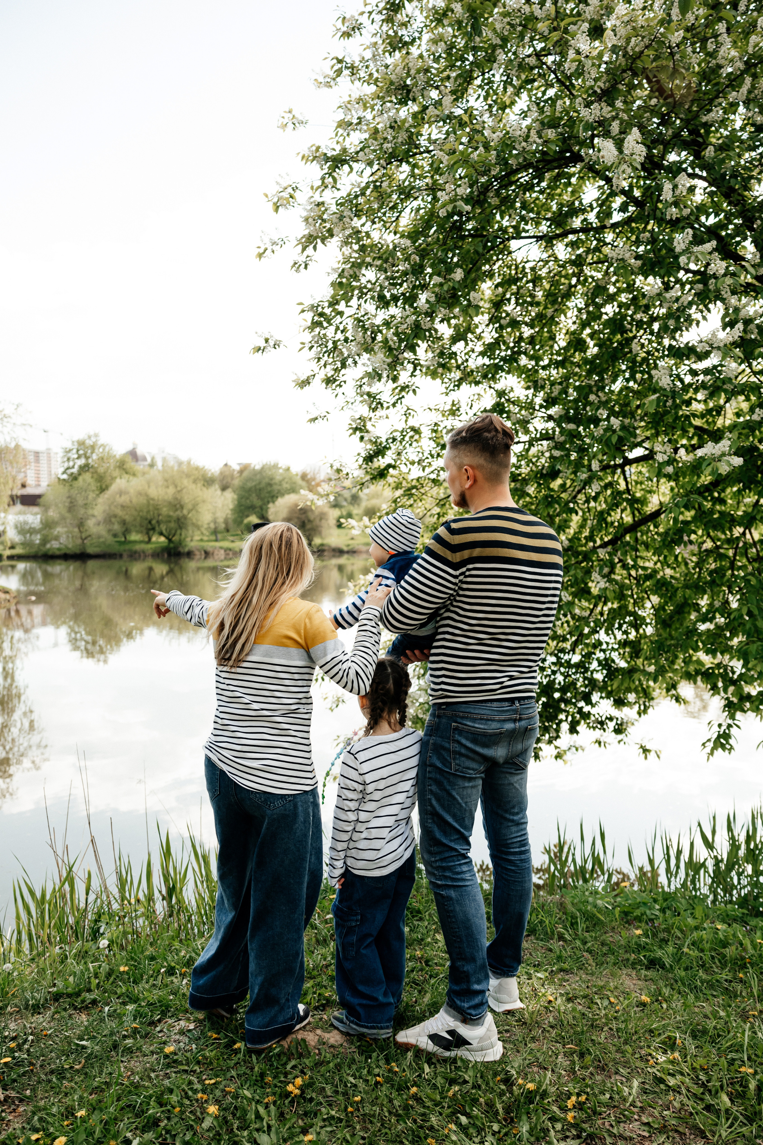 На улице весной. Свадебный и портретный фотограф Минск Евсович Инна