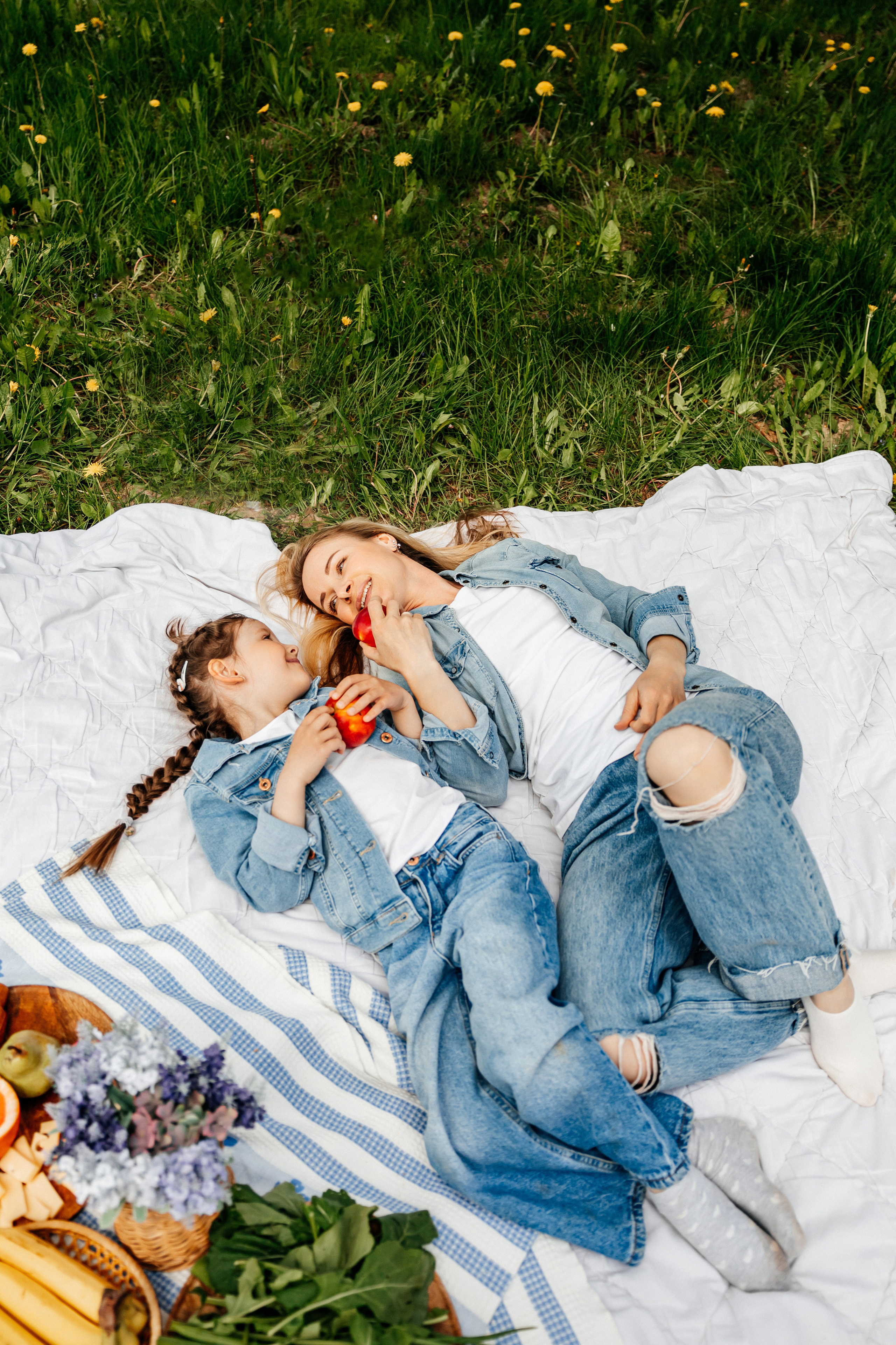 На улице весной. Свадебный и портретный фотограф Минск Евсович Инна